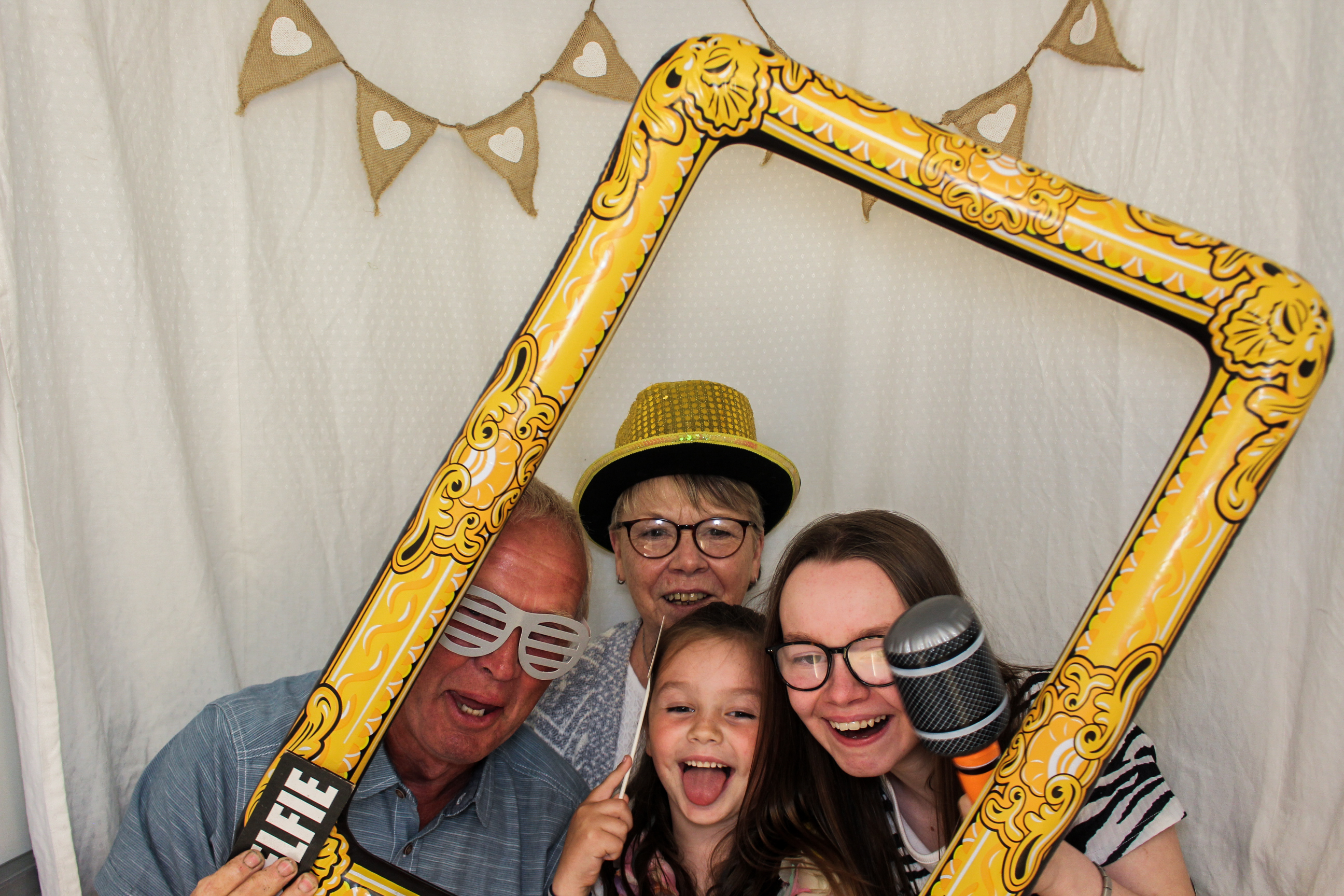 Amy & Jonny's Wedding Party | View more photos from the event at gallery.capturecube.co.uk/u/Capture-Cube/Amy-Jonnys-Wedding-Party