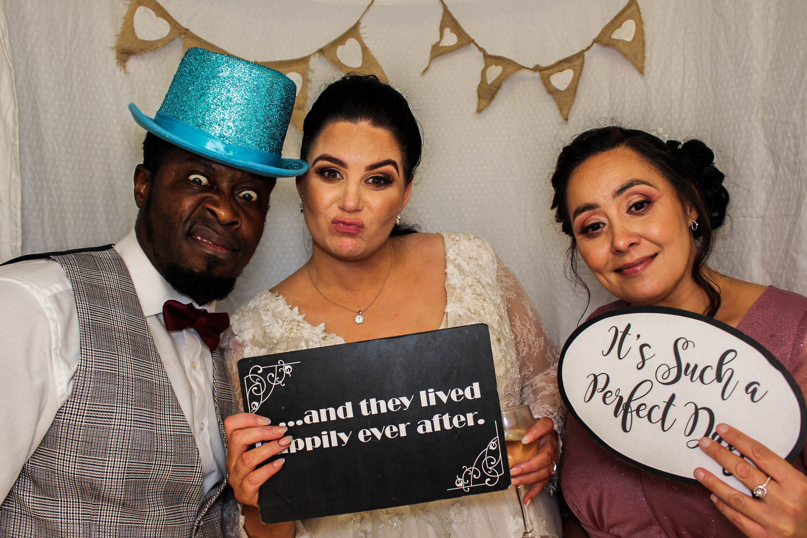 Laura & Deji's Wedding | View more photos from the event at gallery.capturecube.co.uk/u/Capture-Cube/Laura-Dejis-Wedding