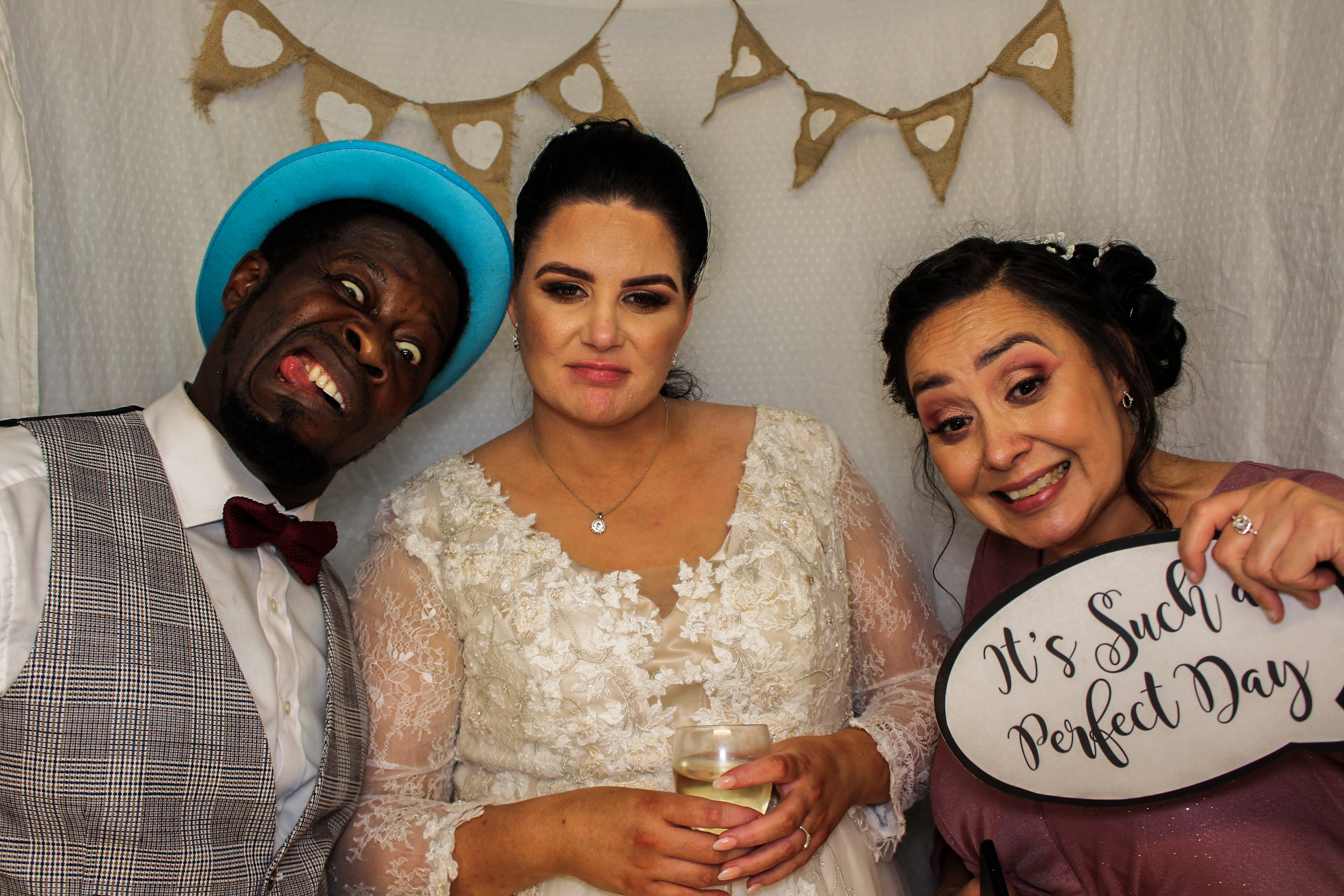 Laura & Deji's Wedding | View more photos from the event at gallery.capturecube.co.uk/u/Capture-Cube/Laura-Dejis-Wedding