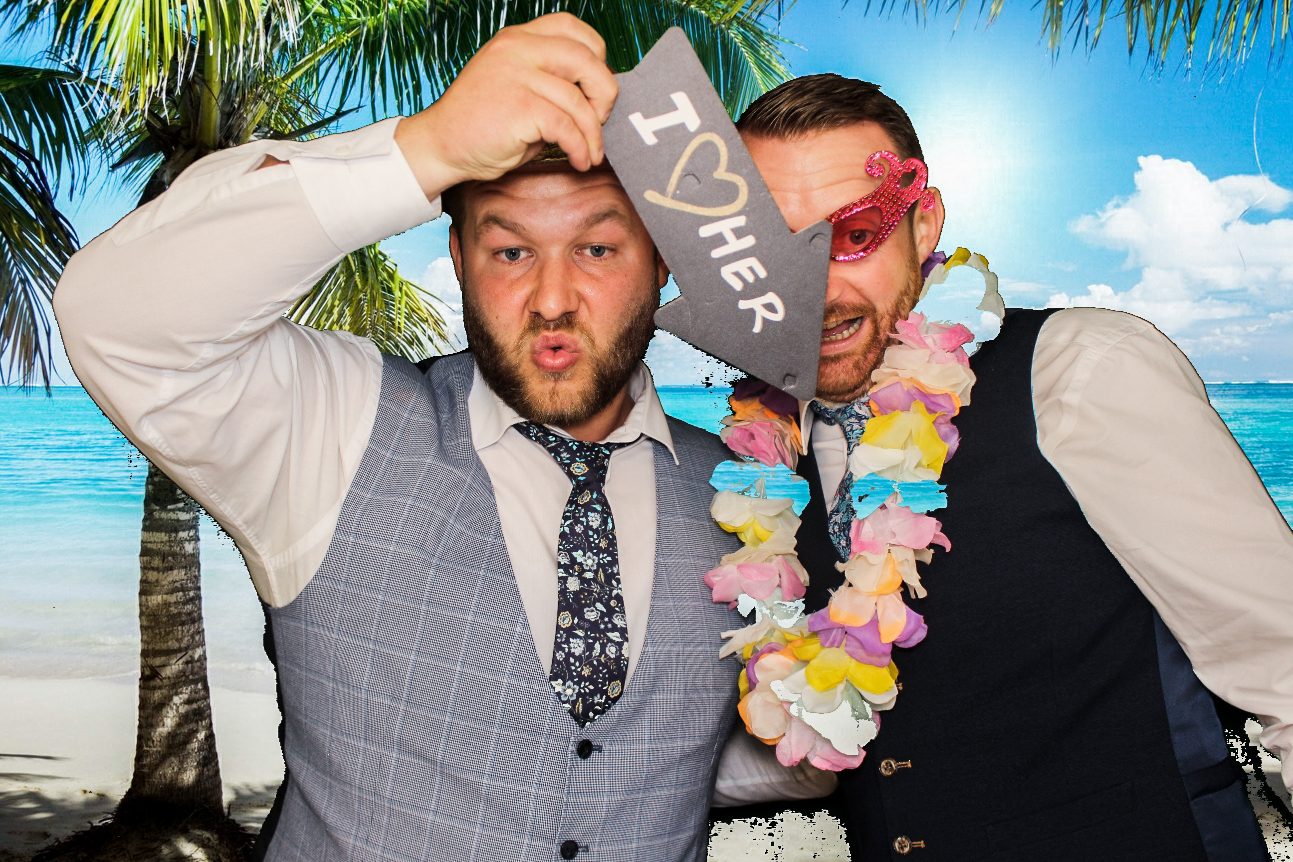 Sophie & Darren's Wedding | View more photos from the event at gallery.capturecube.co.uk/u/Capture-Cube/Sophie-Darrens-Wedding