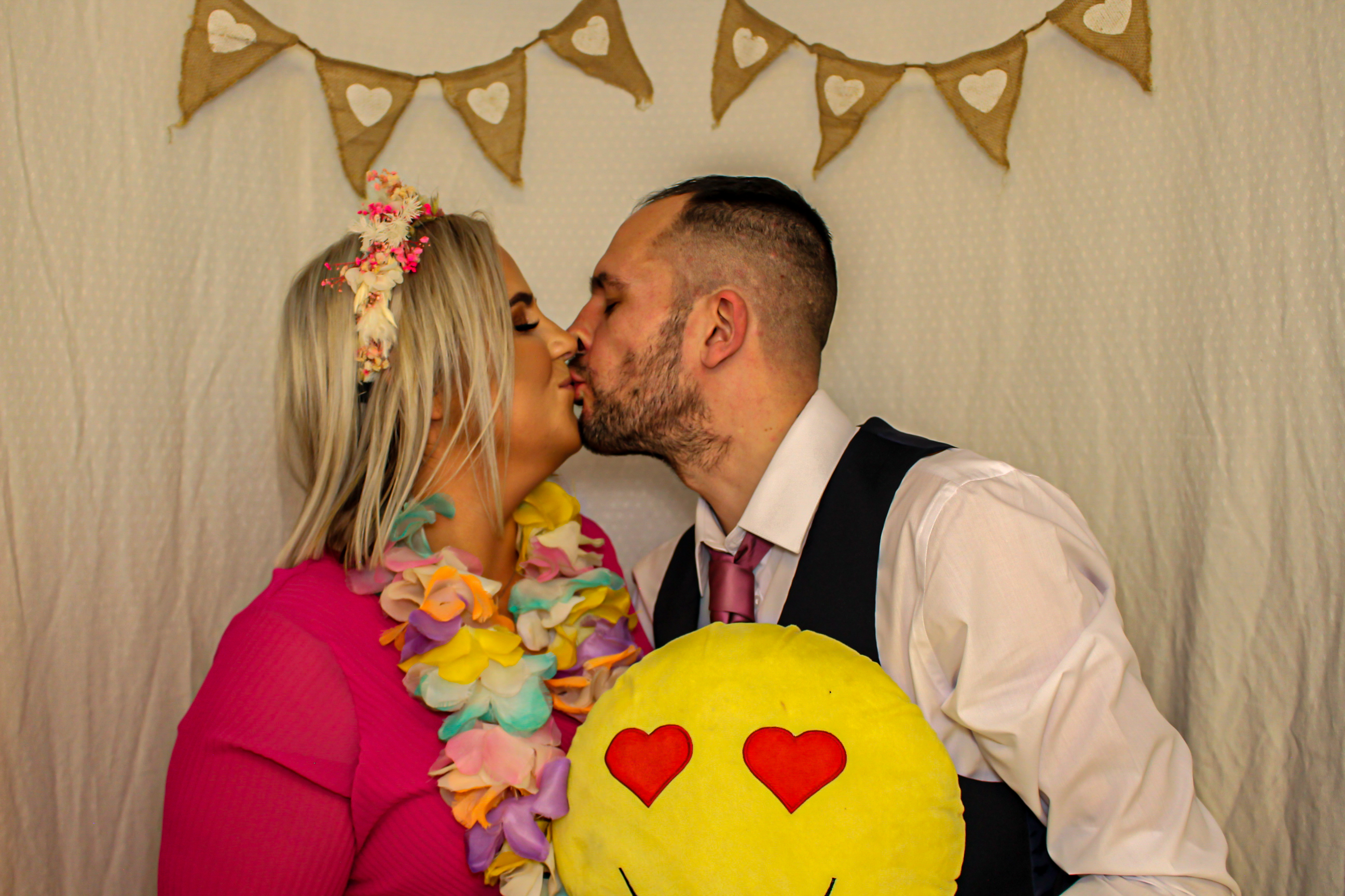 Niamh & Shaun's Wedding | View more photos from the event at gallery.capturecube.co.uk/u/Capture-Cube/Niamh-Shauns-Wedding