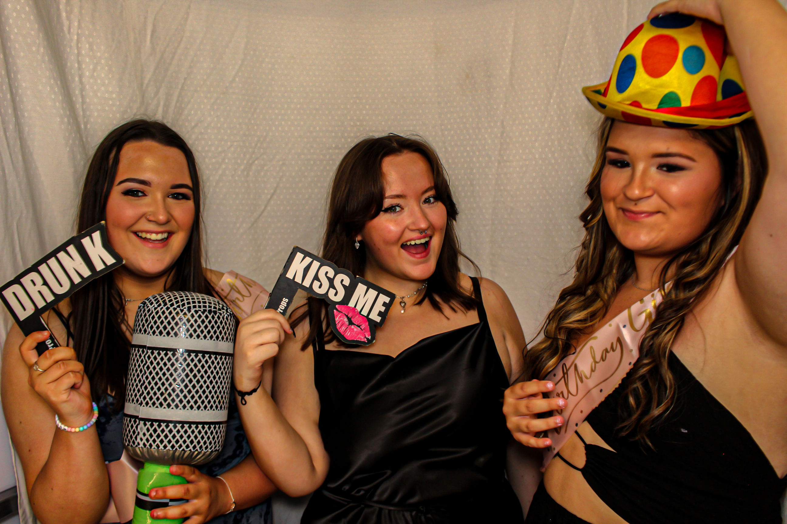 Catherine & Niamh's 18th Birthday Party | View more photos from the event at gallery.capturecube.co.uk/u/Capture-Cube/Catherine-Niamhs-18th-Birthday-Party
