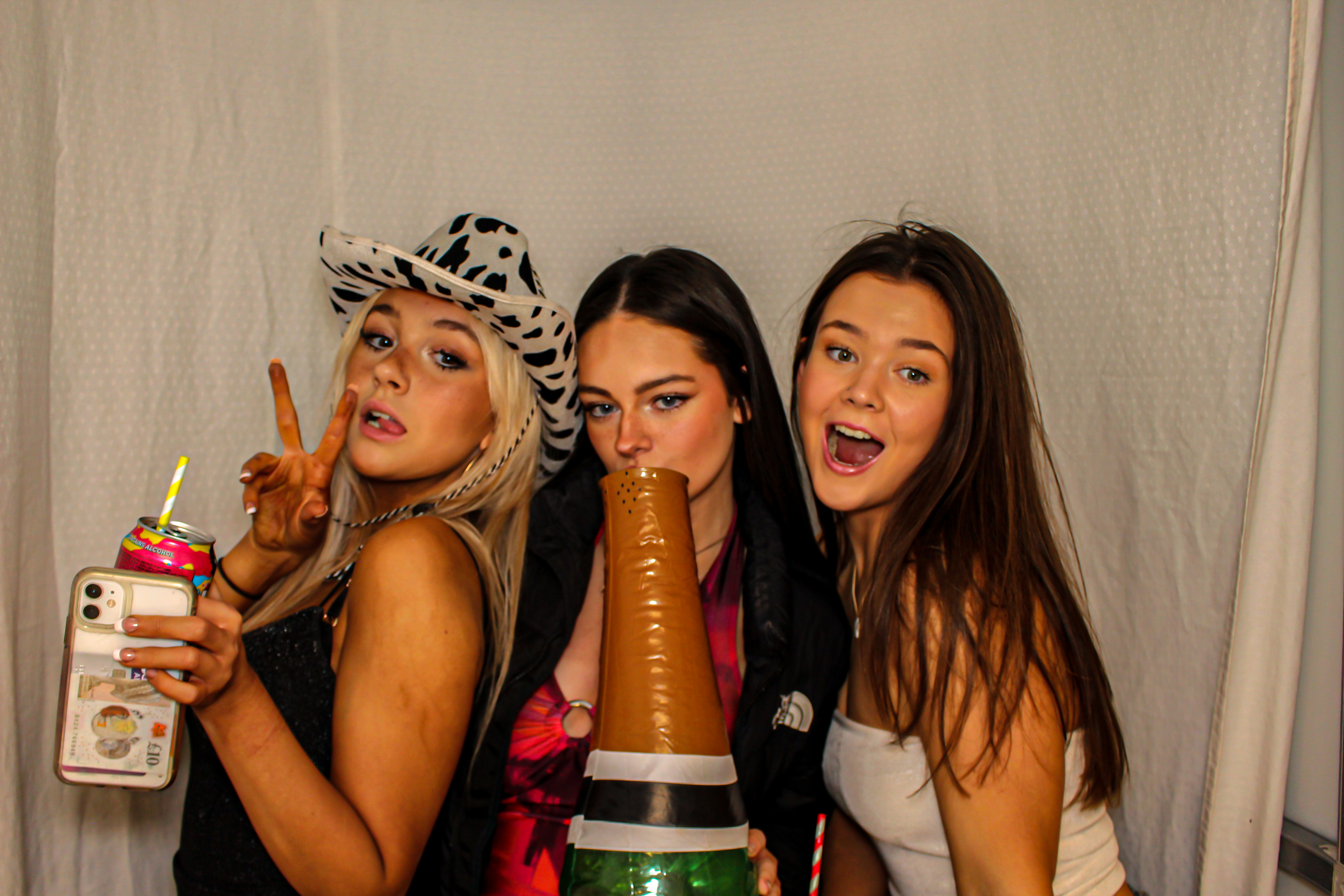 Naomi's16th Birthday Party | View more photos from the event at gallery.capturecube.co.uk/u/Capture-Cube/Naomis16th-Birthday-Party