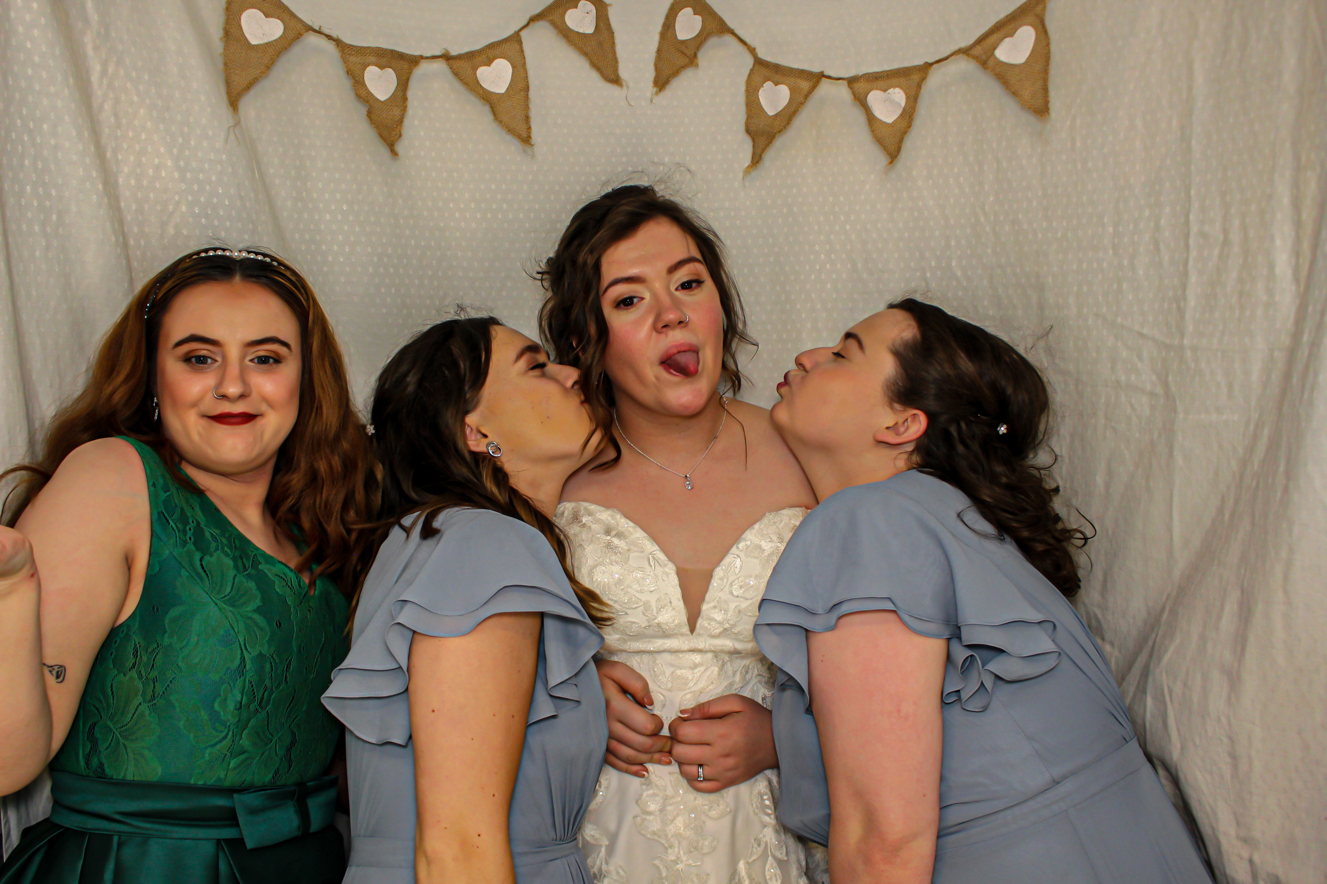 Aoife & Warren's | View more photos from the event at gallery.capturecube.co.uk/u/Capture-Cube/Aoife-Warrens