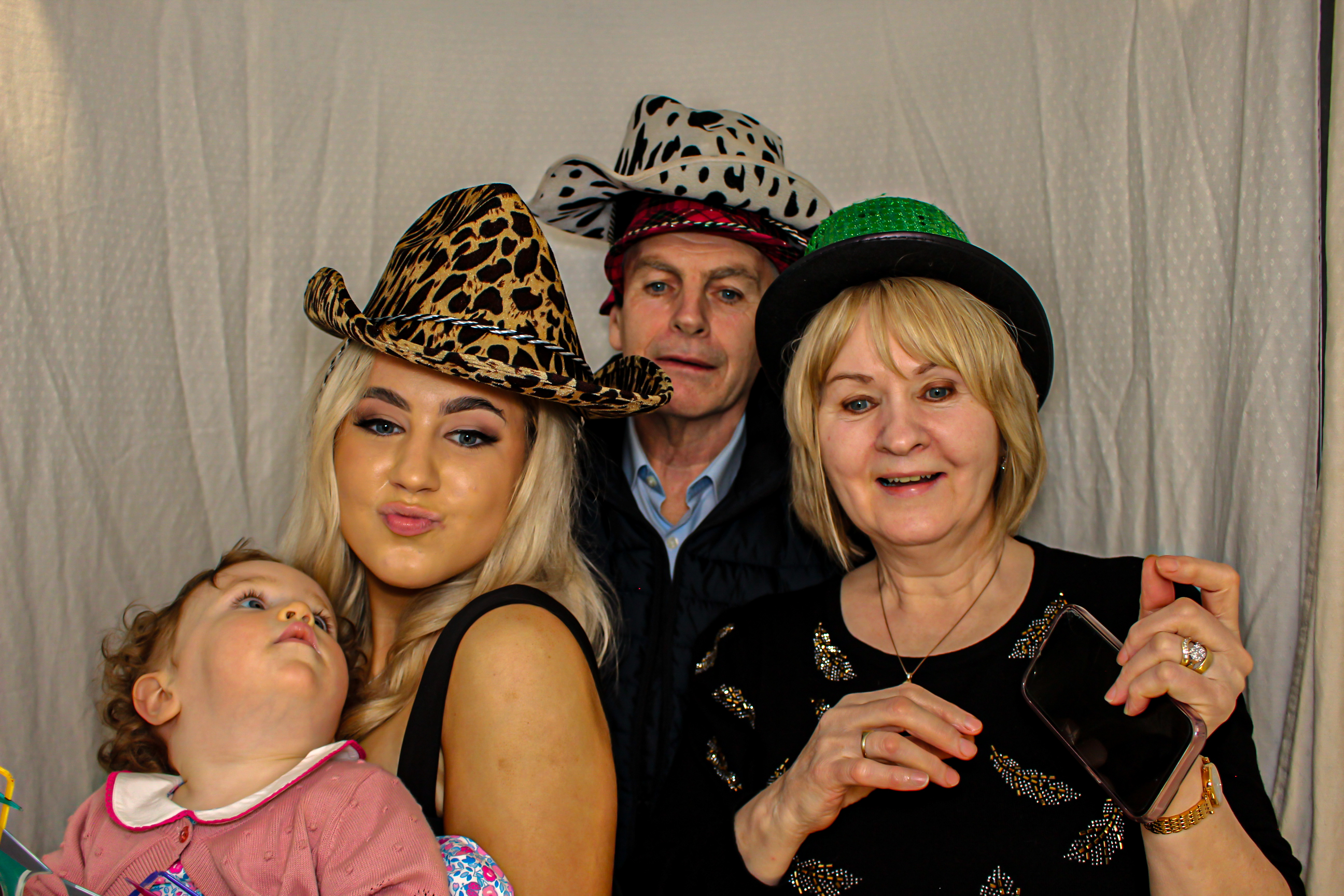 Mary's 70th Birthday Party | View more photos from the event at gallery.capturecube.co.uk/u/Capture-Cube/Marys-70th-Birthday-Party-0