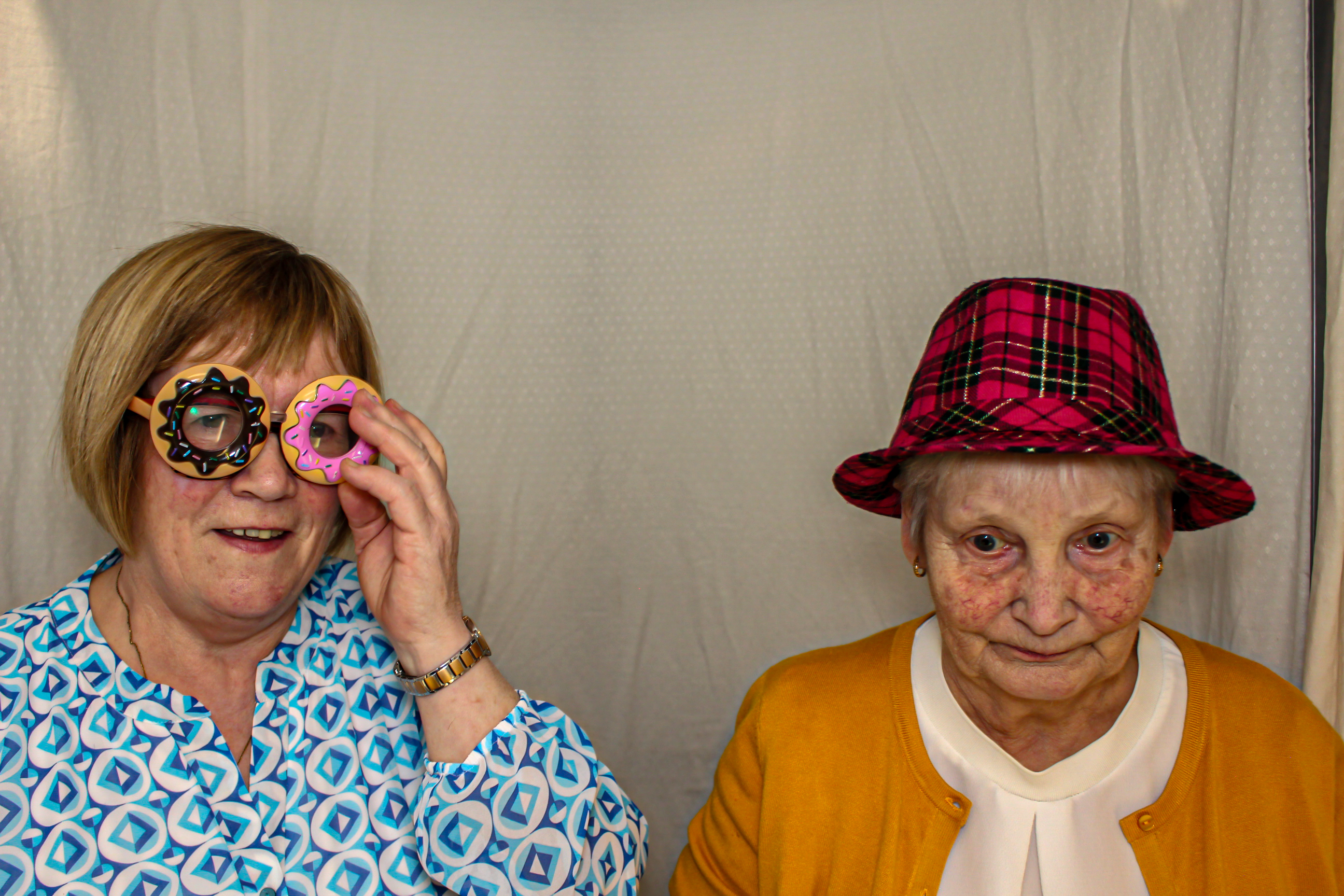 Mary's 70th Birthday Party | View more photos from the event at gallery.capturecube.co.uk/u/Capture-Cube/Marys-70th-Birthday-Party-0