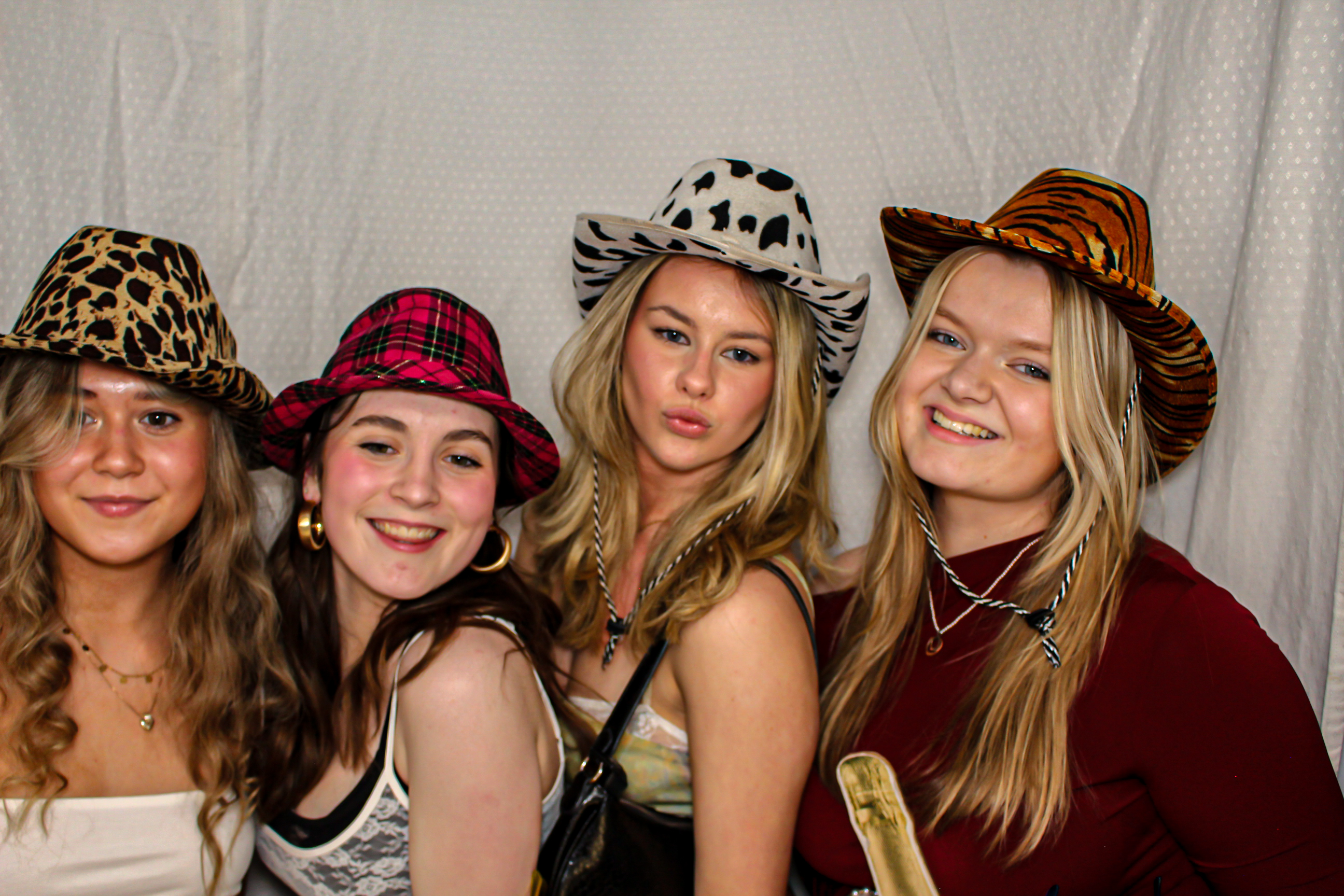 Hallie's 18th Birthday Party | View more photos from the event at gallery.capturecube.co.uk/u/Capture-Cube/Hallies-18th-Birthday-Party