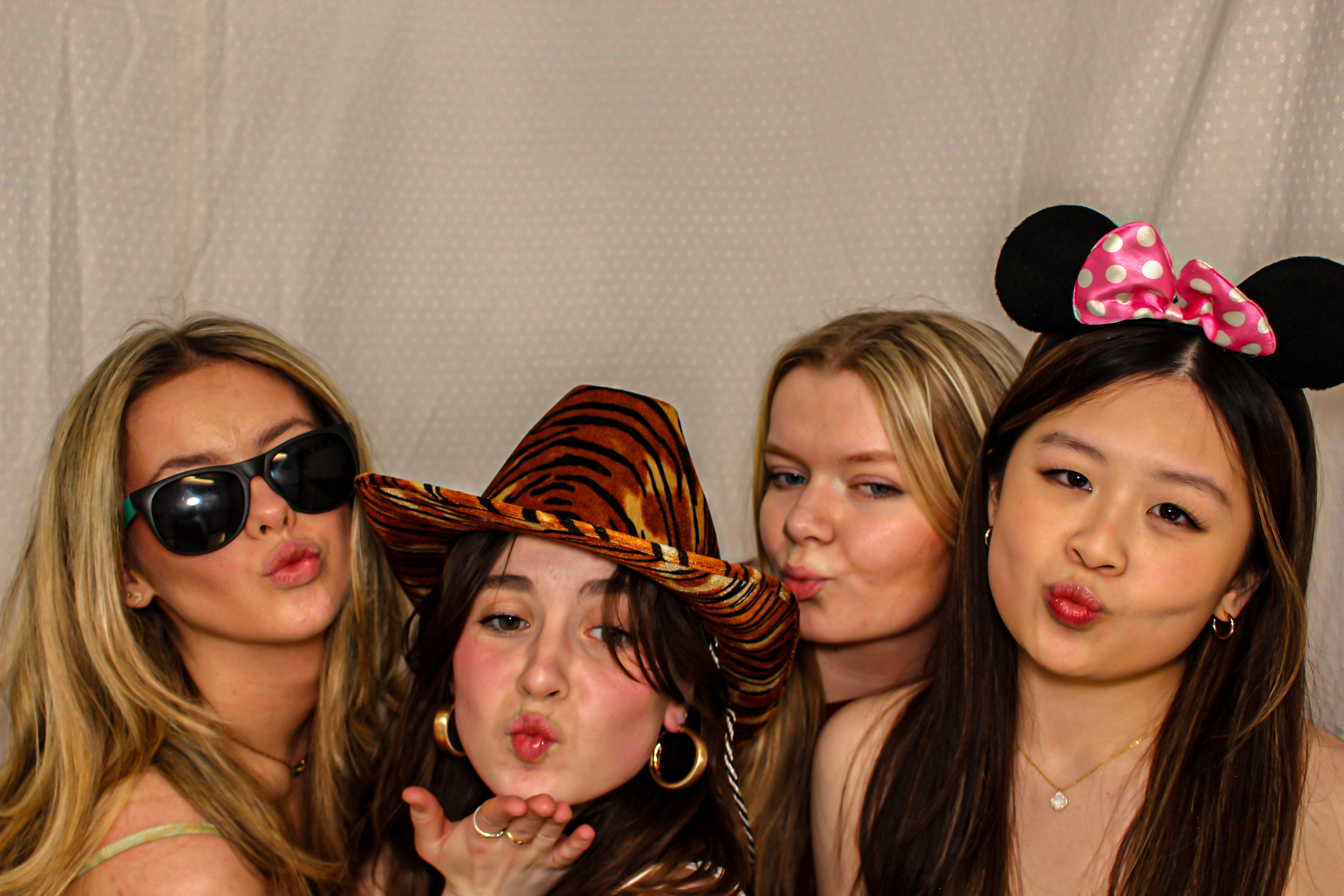 Hallie's 18th Birthday Party | View more photos from the event at gallery.capturecube.co.uk/u/Capture-Cube/Hallies-18th-Birthday-Party