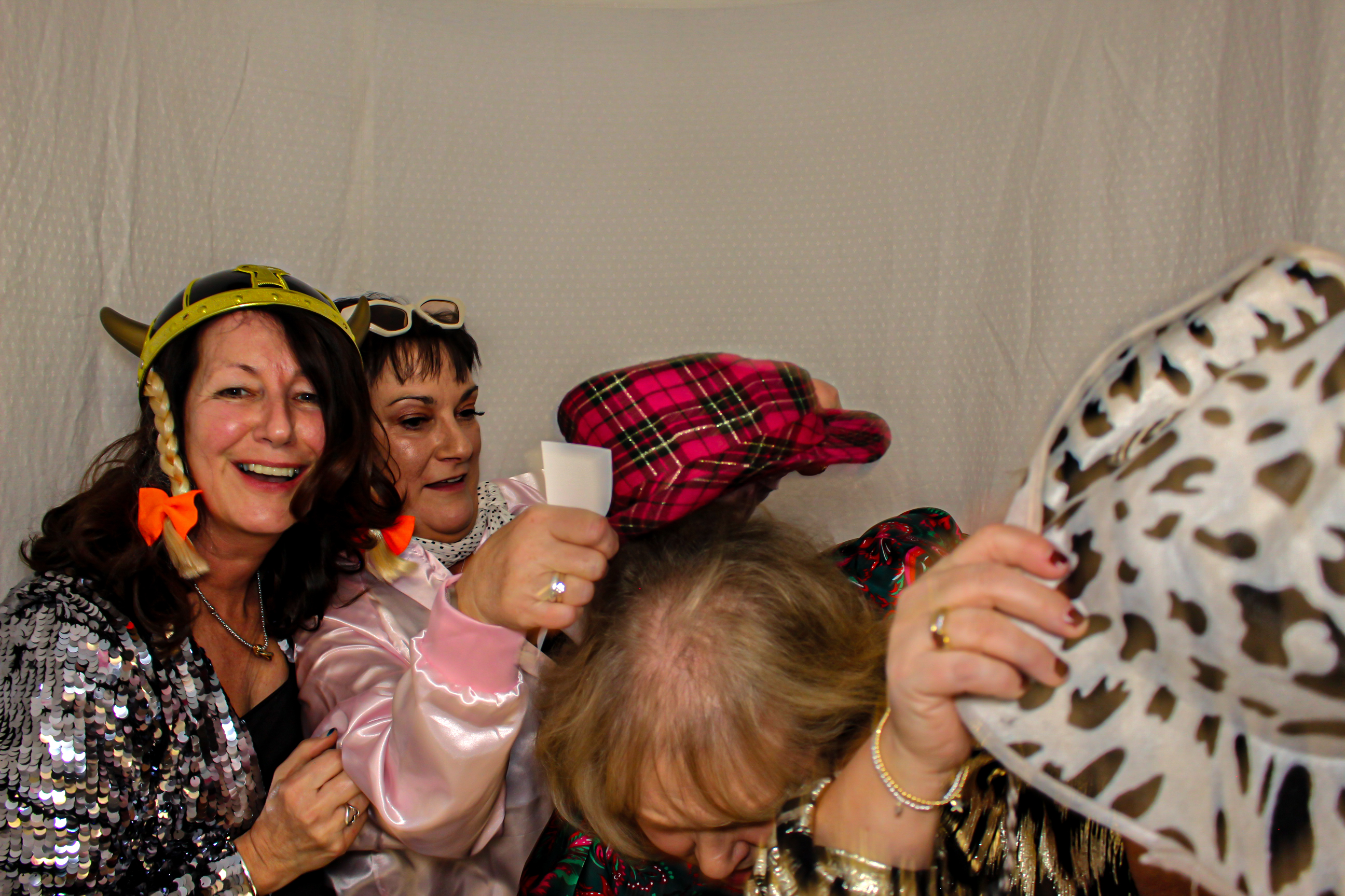 Heather & Robin's 60th Birthday Party | View more photos from the event at gallery.capturecube.co.uk/u/Capture-Cube/Heather-Robins-60th-Birthday-Party