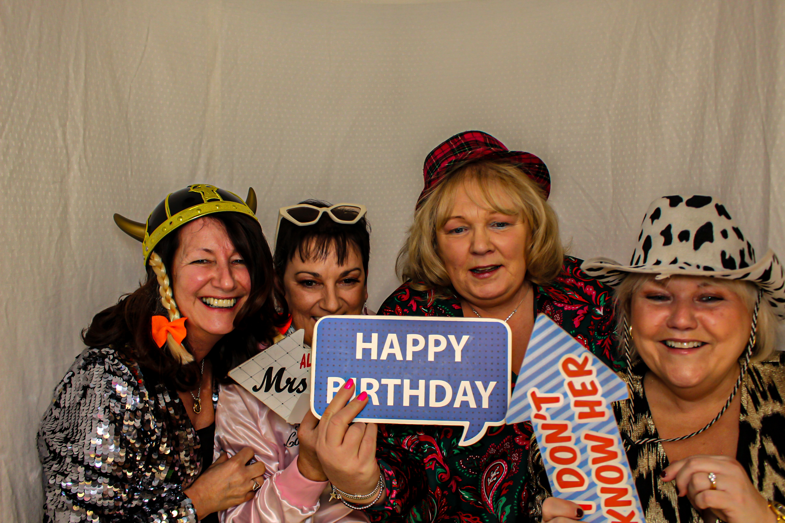 Heather & Robin's 60th Birthday Party | View more photos from the event at gallery.capturecube.co.uk/u/Capture-Cube/Heather-Robins-60th-Birthday-Party