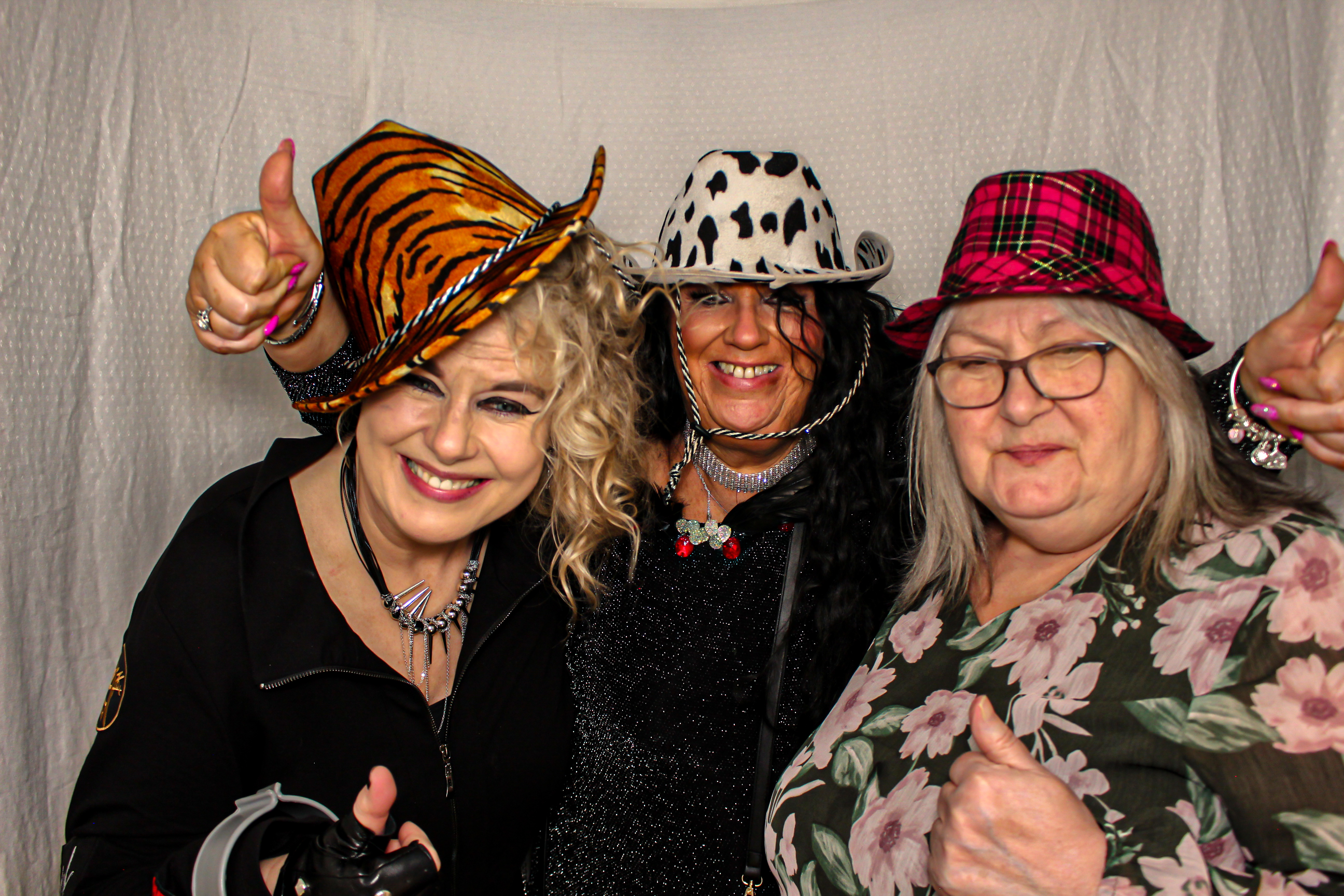 Heather & Robin's 60th Birthday Party | View more photos from the event at gallery.capturecube.co.uk/u/Capture-Cube/Heather-Robins-60th-Birthday-Party