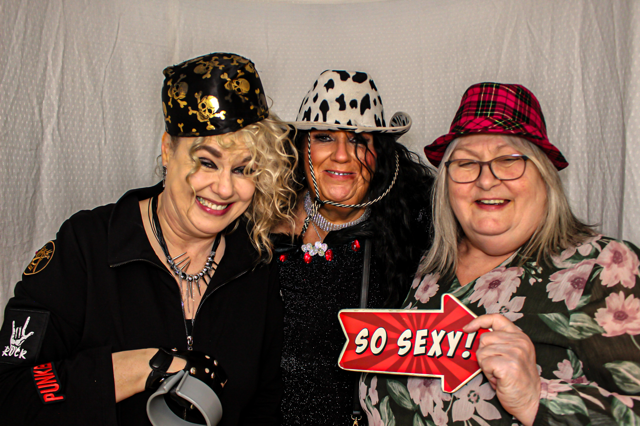 Heather & Robin's 60th Birthday Party | View more photos from the event at gallery.capturecube.co.uk/u/Capture-Cube/Heather-Robins-60th-Birthday-Party