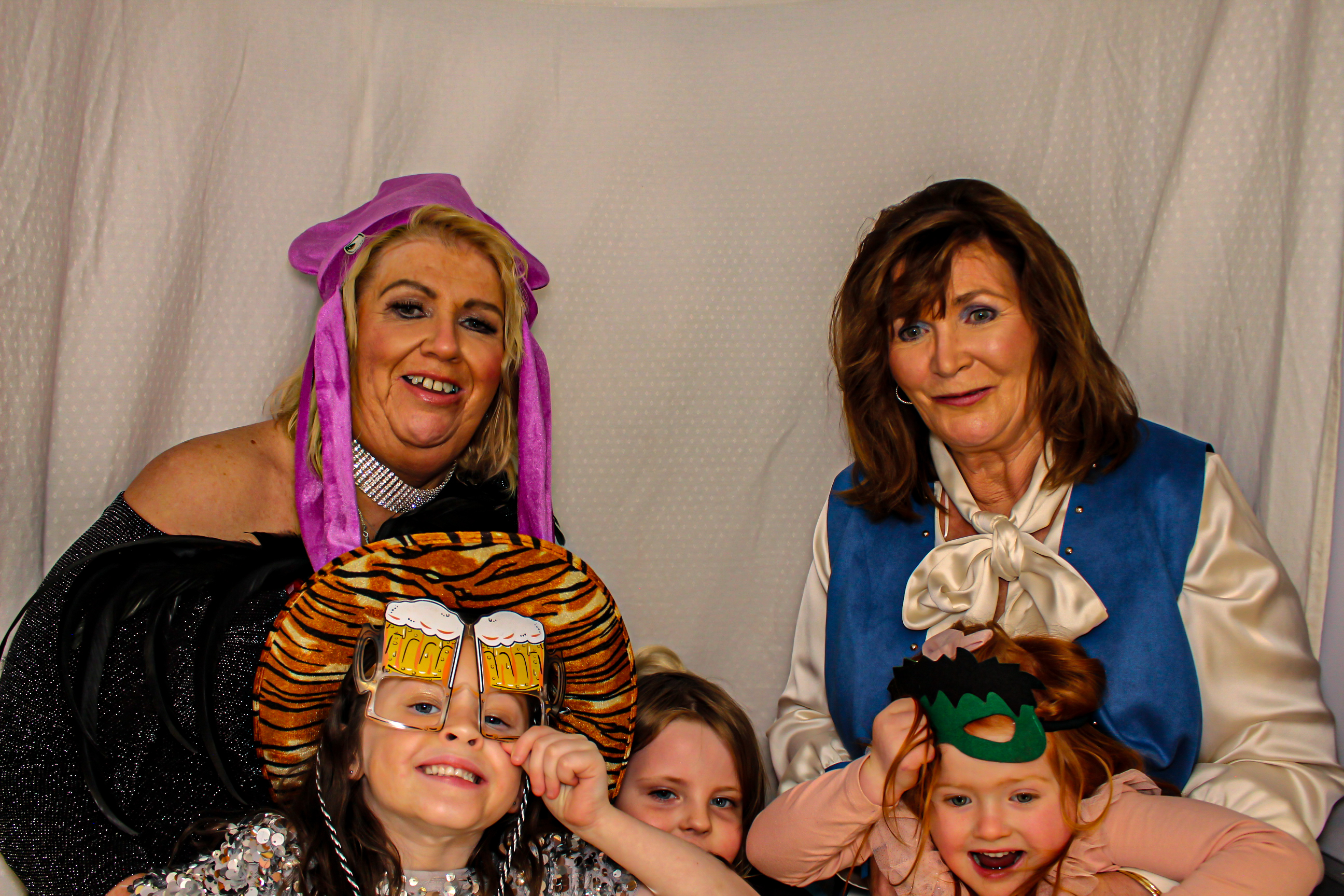 Heather & Robin's 60th Birthday Party | View more photos from the event at gallery.capturecube.co.uk/u/Capture-Cube/Heather-Robins-60th-Birthday-Party