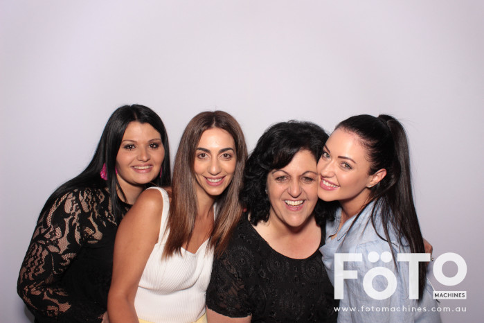 Dom's 30th | View more photos from the event at gallery.fotomachines.com.au/u/FOTOMachines/Doms-30th
