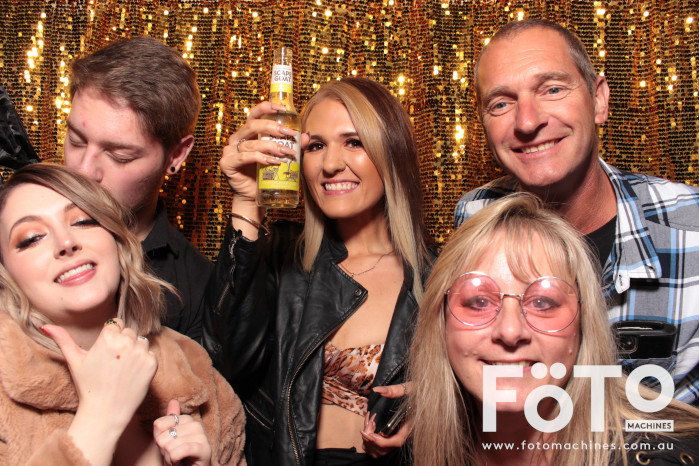 Nikki's 21st | View more photos from the event at gallery.fotomachines.com.au/u/FOTOMachines/Nikkis-21st