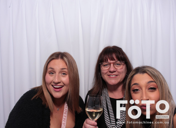 Jordy's 21st | View more photos from the event at gallery.fotomachines.com.au/u/FOTOMachines/Jordys-21st