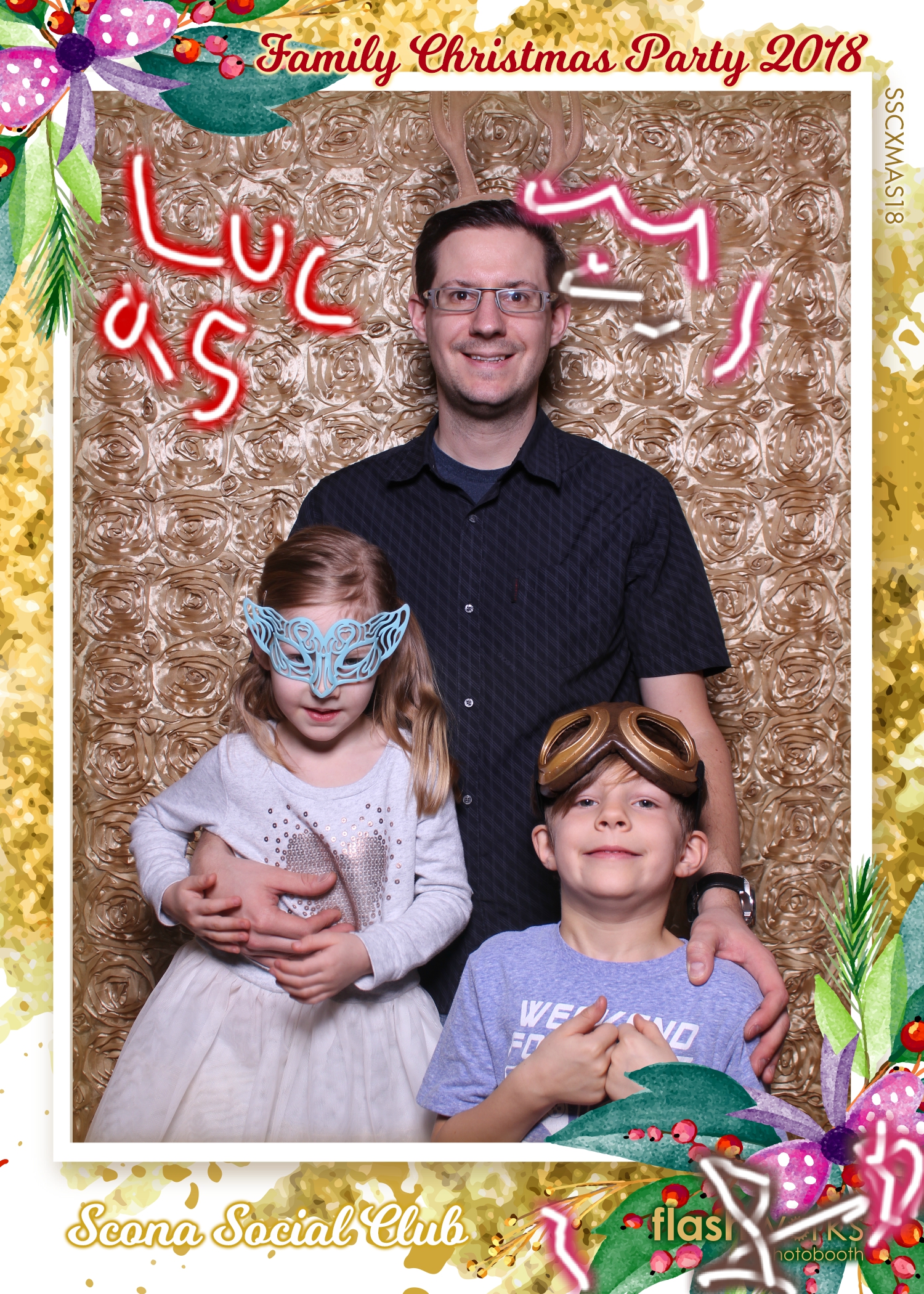 Scona Social Club Family Christmas Party | View more photos from the event at gallery.flashworksphotobooth.com/u/FlashworksPhotoboothInc/Scona-Social-Club-Family-Christmas-Party