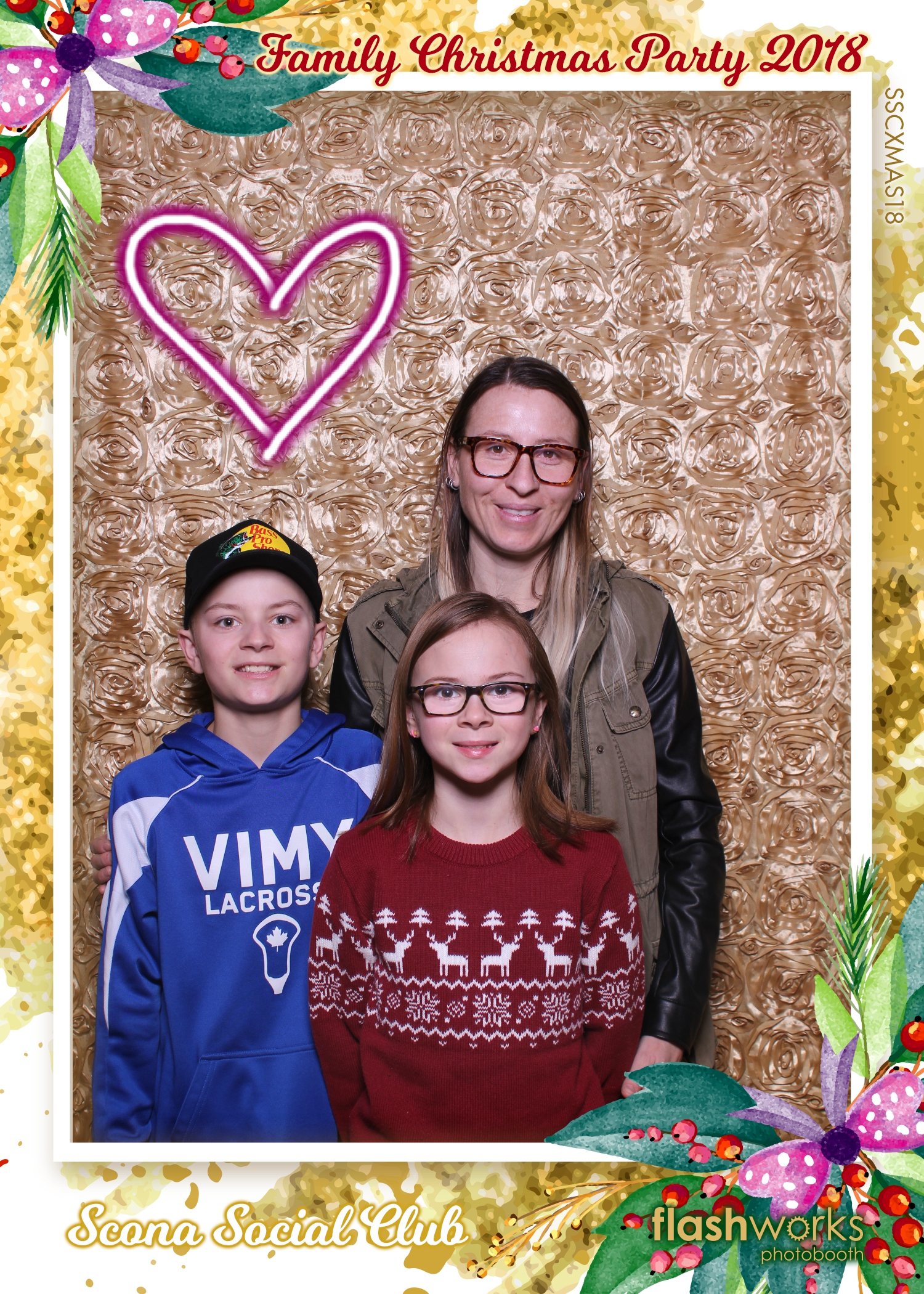 Scona Social Club Family Christmas Party | View more photos from the event at gallery.flashworksphotobooth.com/u/FlashworksPhotoboothInc/Scona-Social-Club-Family-Christmas-Party