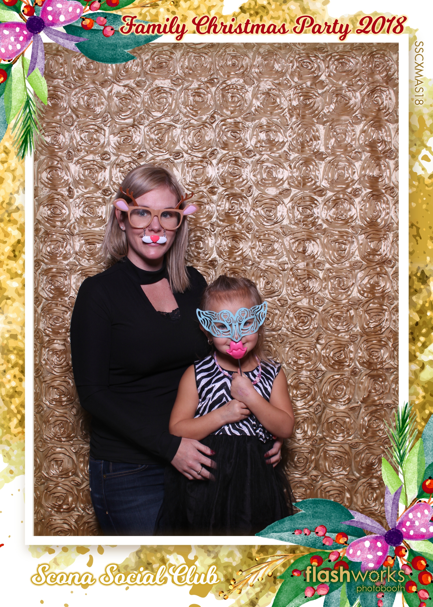 Scona Social Club Family Christmas Party | View more photos from the event at gallery.flashworksphotobooth.com/u/FlashworksPhotoboothInc/Scona-Social-Club-Family-Christmas-Party