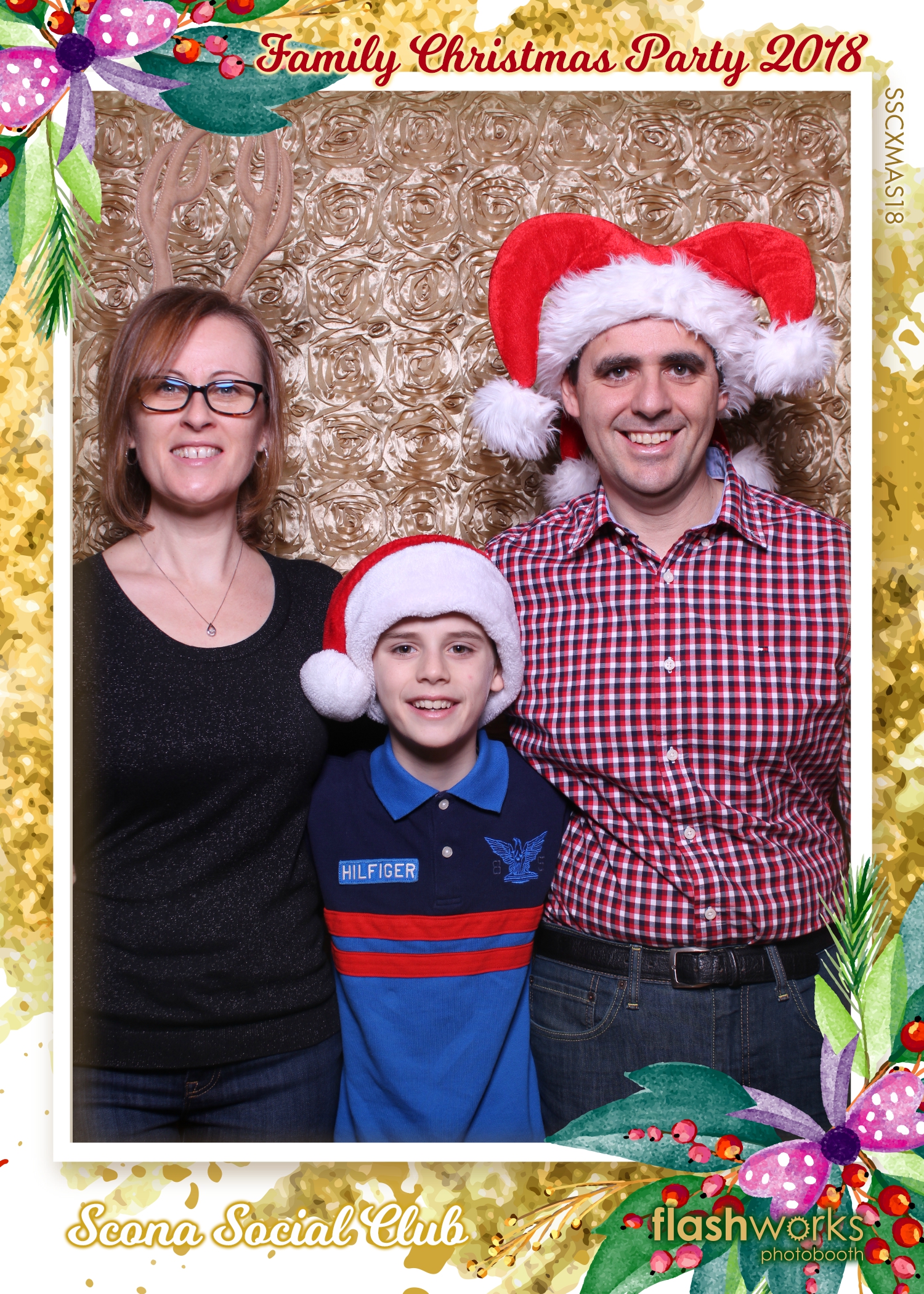 Scona Social Club Family Christmas Party | View more photos from the event at gallery.flashworksphotobooth.com/u/FlashworksPhotoboothInc/Scona-Social-Club-Family-Christmas-Party