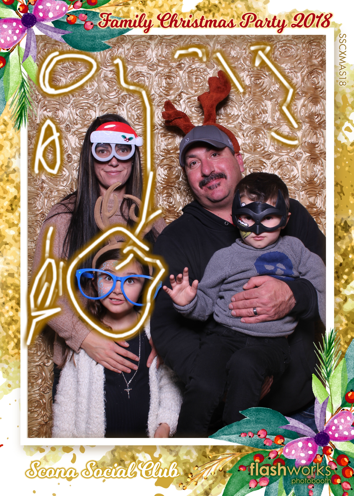 Scona Social Club Family Christmas Party | View more photos from the event at gallery.flashworksphotobooth.com/u/FlashworksPhotoboothInc/Scona-Social-Club-Family-Christmas-Party