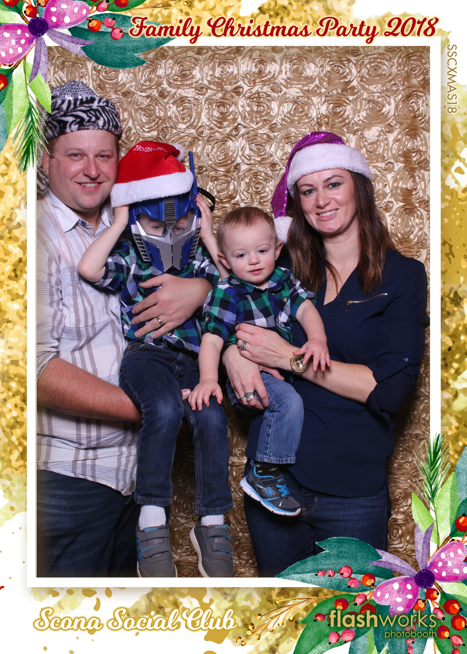 Scona Social Club Family Christmas Party | View more photos from the event at gallery.flashworksphotobooth.com/u/FlashworksPhotoboothInc/Scona-Social-Club-Family-Christmas-Party