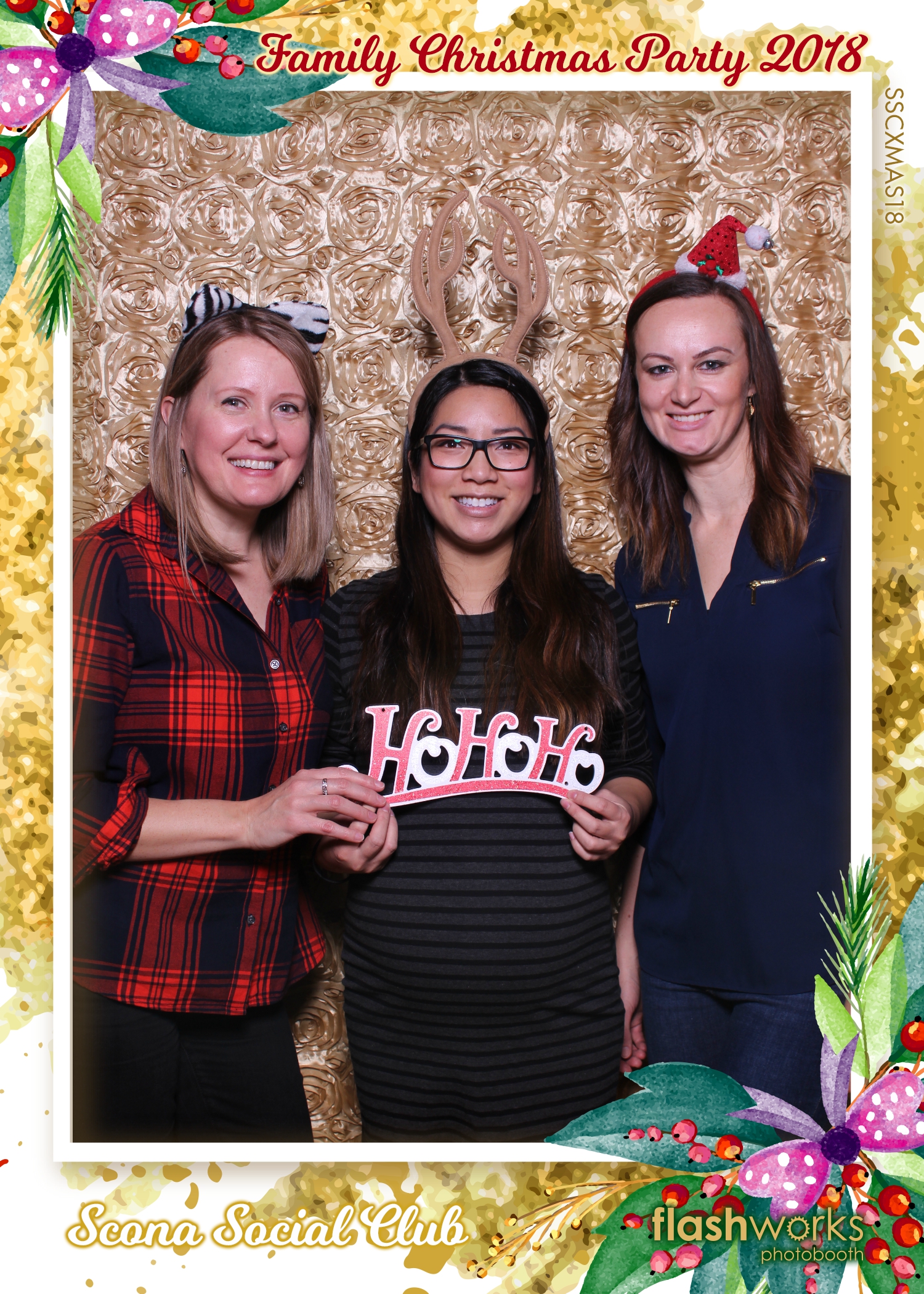 Scona Social Club Family Christmas Party | View more photos from the event at gallery.flashworksphotobooth.com/u/FlashworksPhotoboothInc/Scona-Social-Club-Family-Christmas-Party