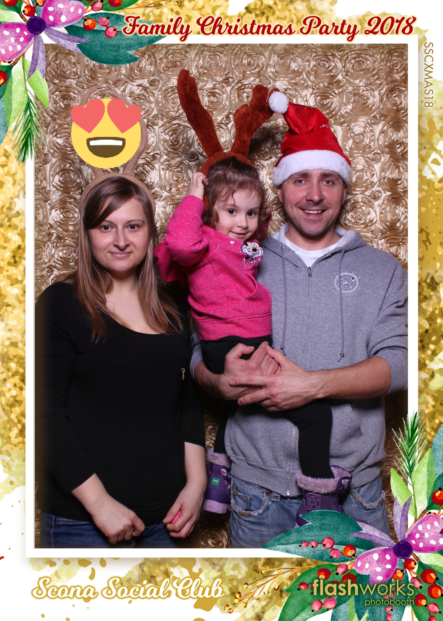 Scona Social Club Family Christmas Party | View more photos from the event at gallery.flashworksphotobooth.com/u/FlashworksPhotoboothInc/Scona-Social-Club-Family-Christmas-Party