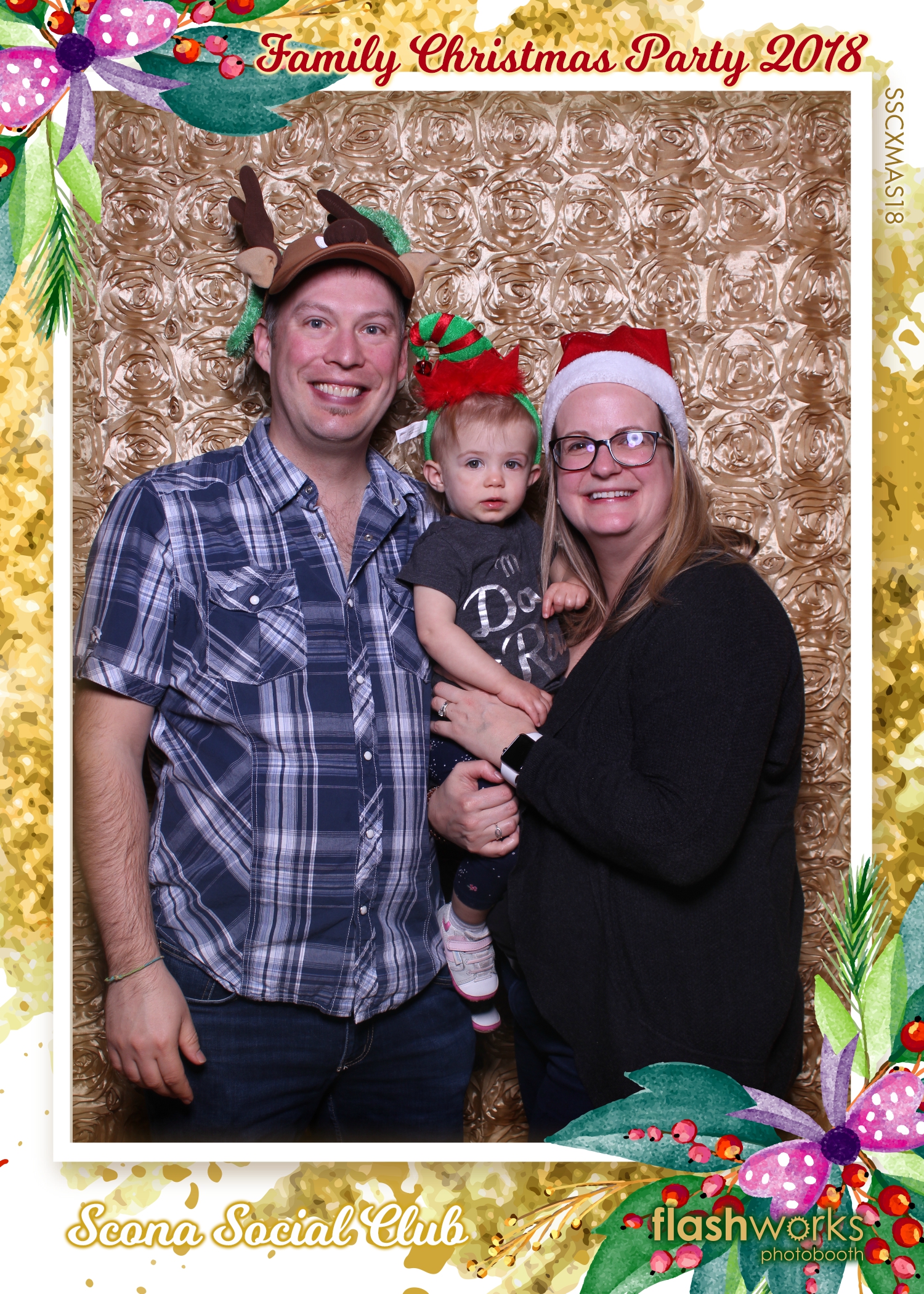 Scona Social Club Family Christmas Party | View more photos from the event at gallery.flashworksphotobooth.com/u/FlashworksPhotoboothInc/Scona-Social-Club-Family-Christmas-Party
