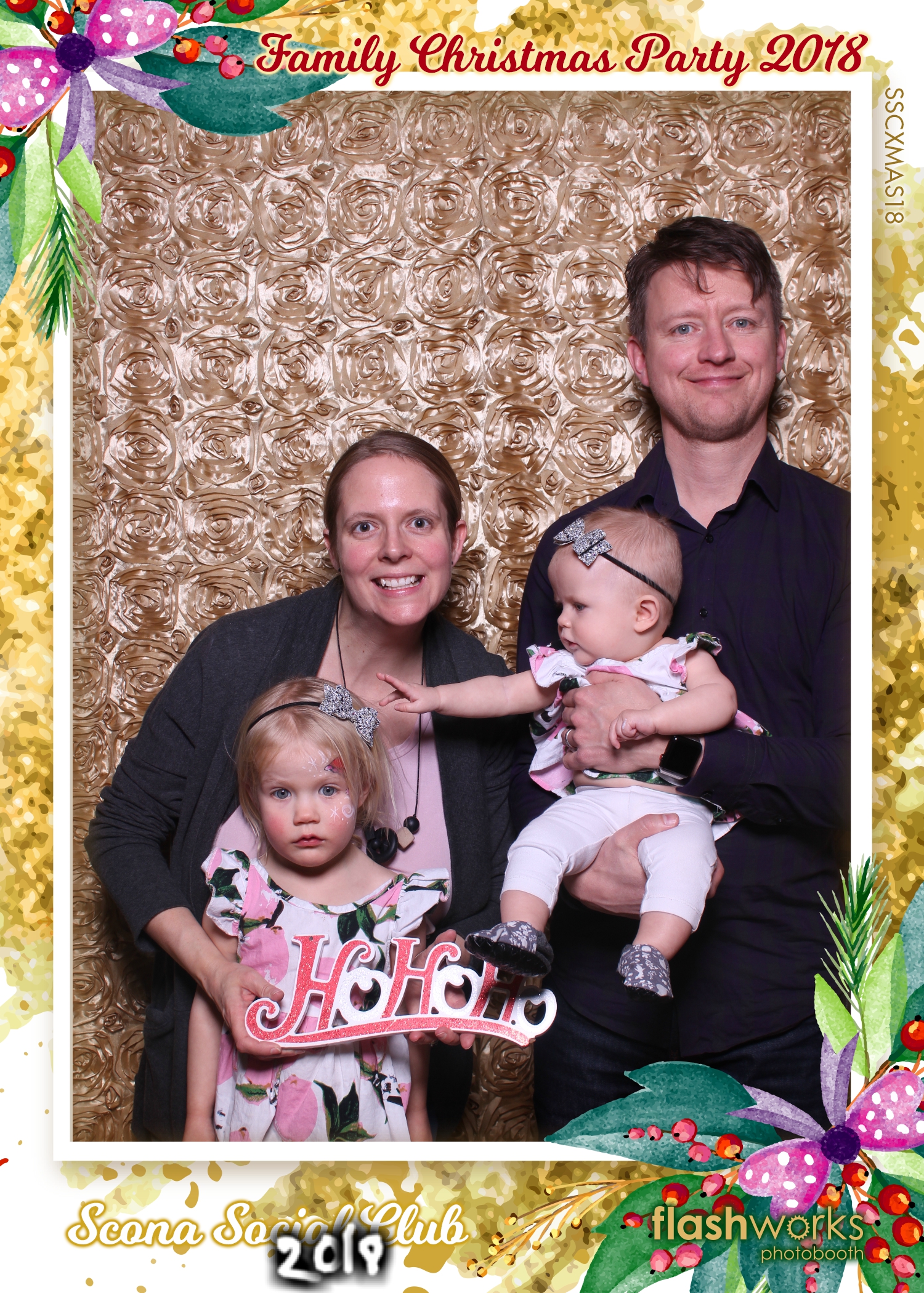 Scona Social Club Family Christmas Party | View more photos from the event at gallery.flashworksphotobooth.com/u/FlashworksPhotoboothInc/Scona-Social-Club-Family-Christmas-Party