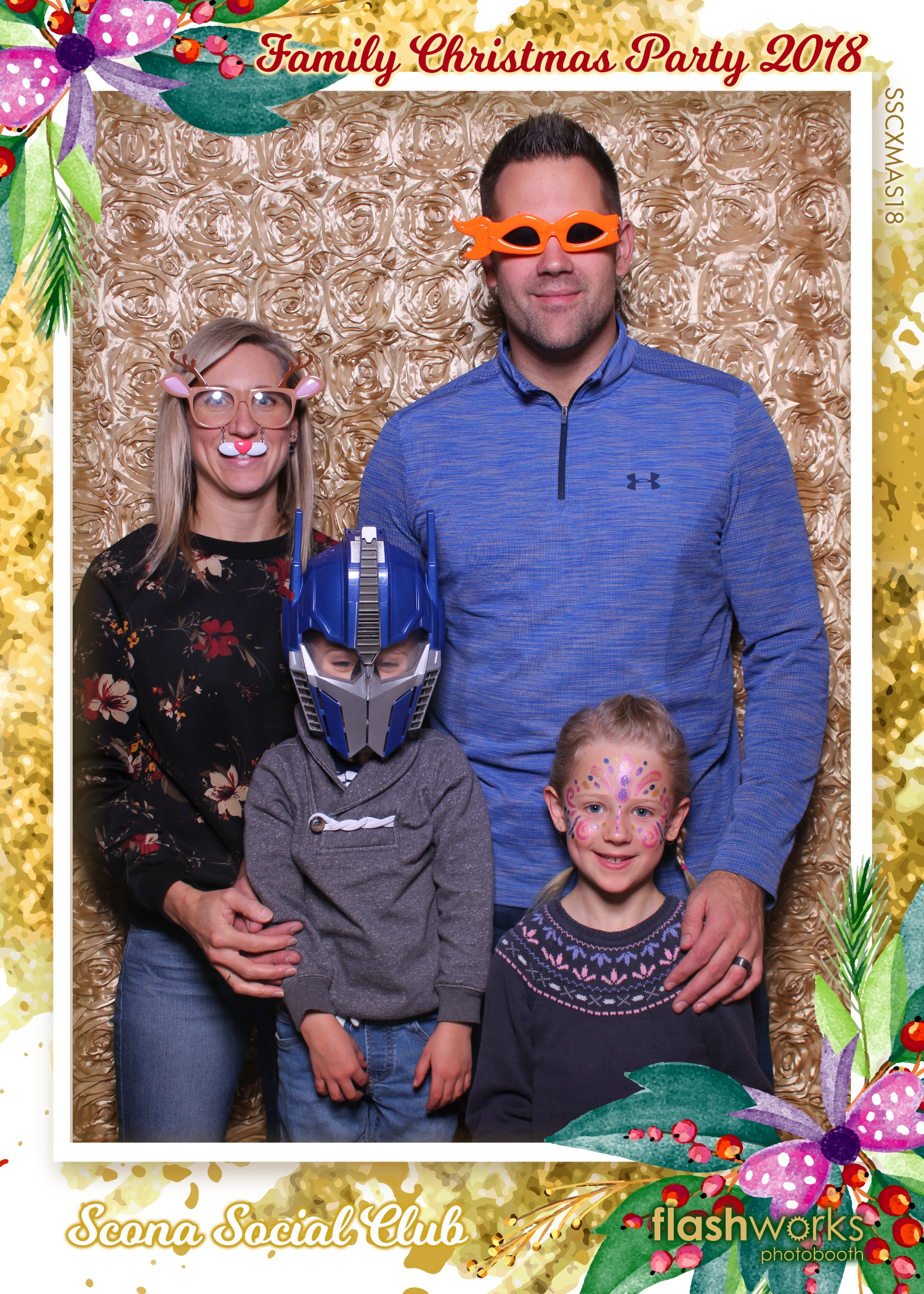 Scona Social Club Family Christmas Party | View more photos from the event at gallery.flashworksphotobooth.com/u/FlashworksPhotoboothInc/Scona-Social-Club-Family-Christmas-Party