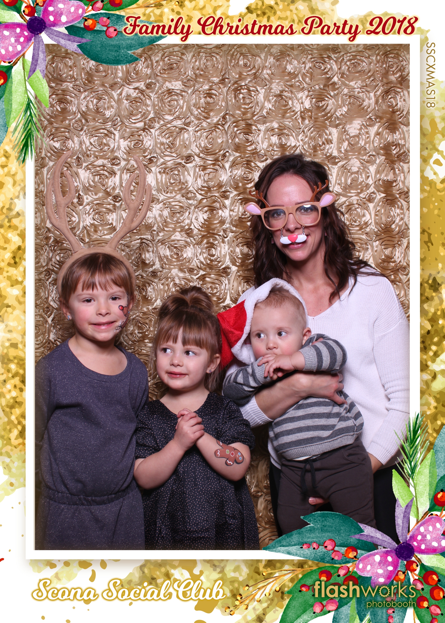Scona Social Club Family Christmas Party | View more photos from the event at gallery.flashworksphotobooth.com/u/FlashworksPhotoboothInc/Scona-Social-Club-Family-Christmas-Party