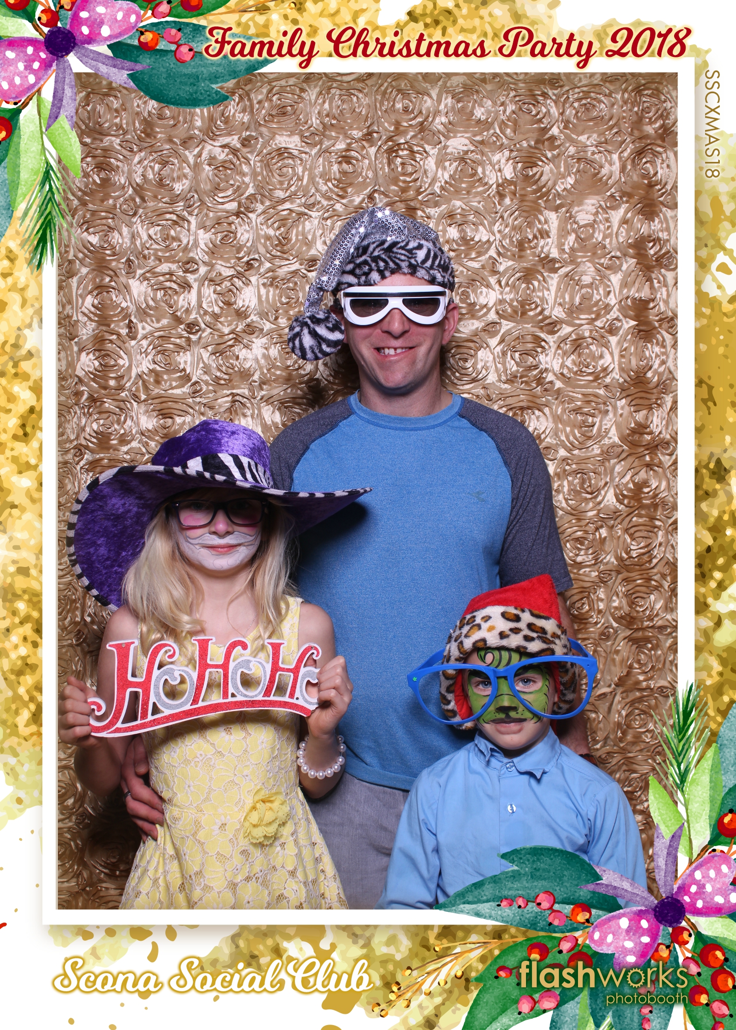 Scona Social Club Family Christmas Party | View more photos from the event at gallery.flashworksphotobooth.com/u/FlashworksPhotoboothInc/Scona-Social-Club-Family-Christmas-Party