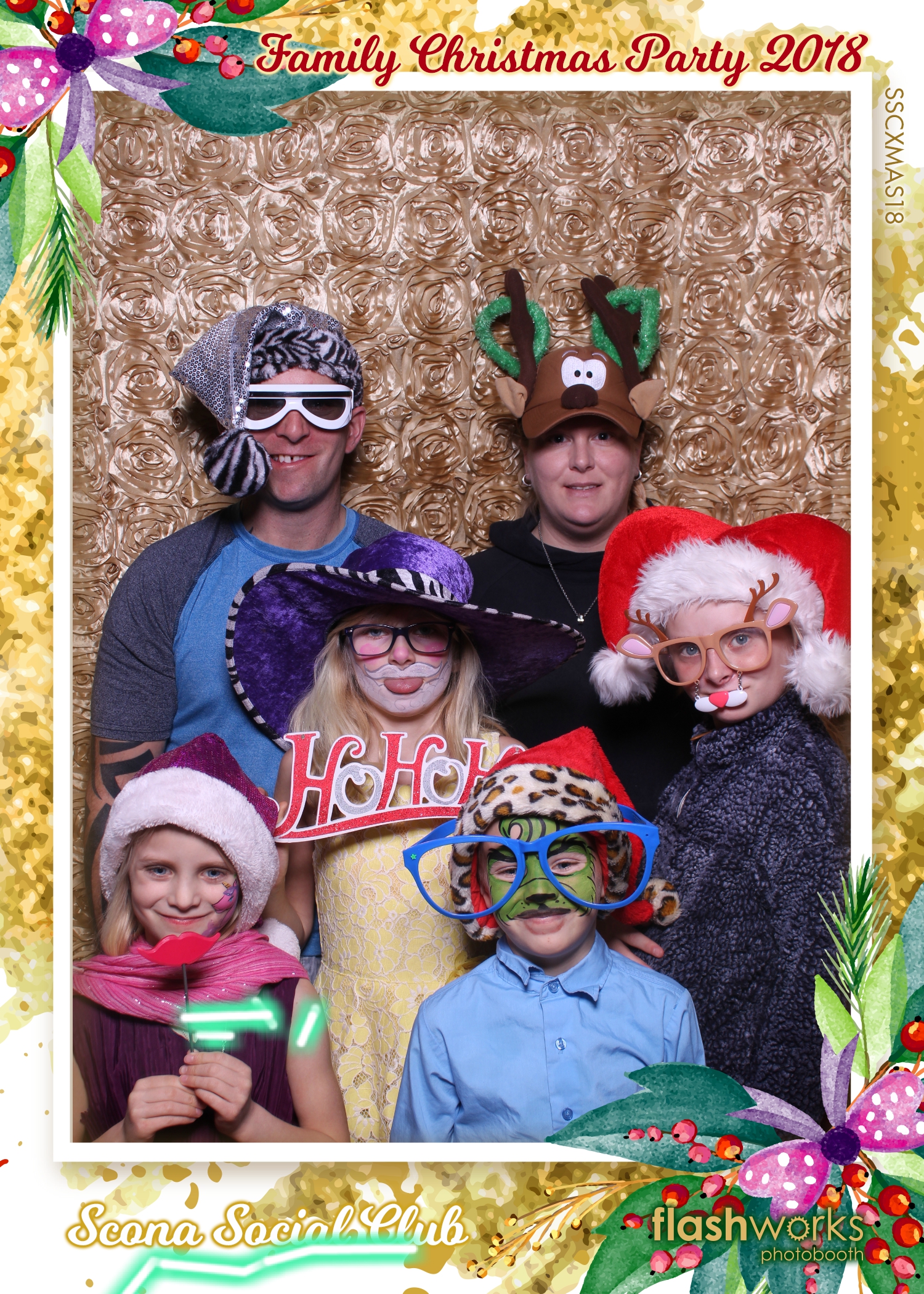 Scona Social Club Family Christmas Party | View more photos from the event at gallery.flashworksphotobooth.com/u/FlashworksPhotoboothInc/Scona-Social-Club-Family-Christmas-Party