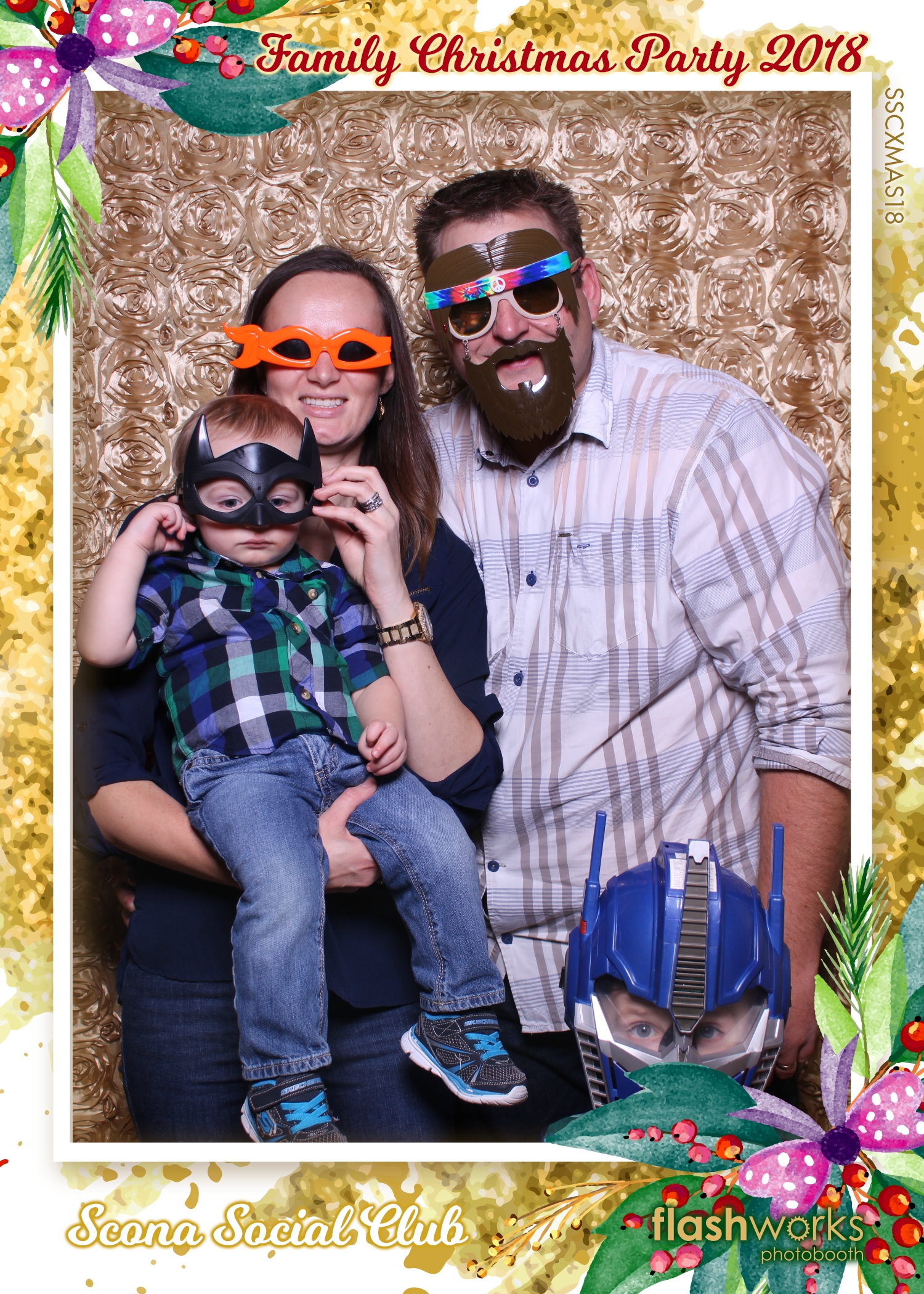 Scona Social Club Family Christmas Party | View more photos from the event at gallery.flashworksphotobooth.com/u/FlashworksPhotoboothInc/Scona-Social-Club-Family-Christmas-Party