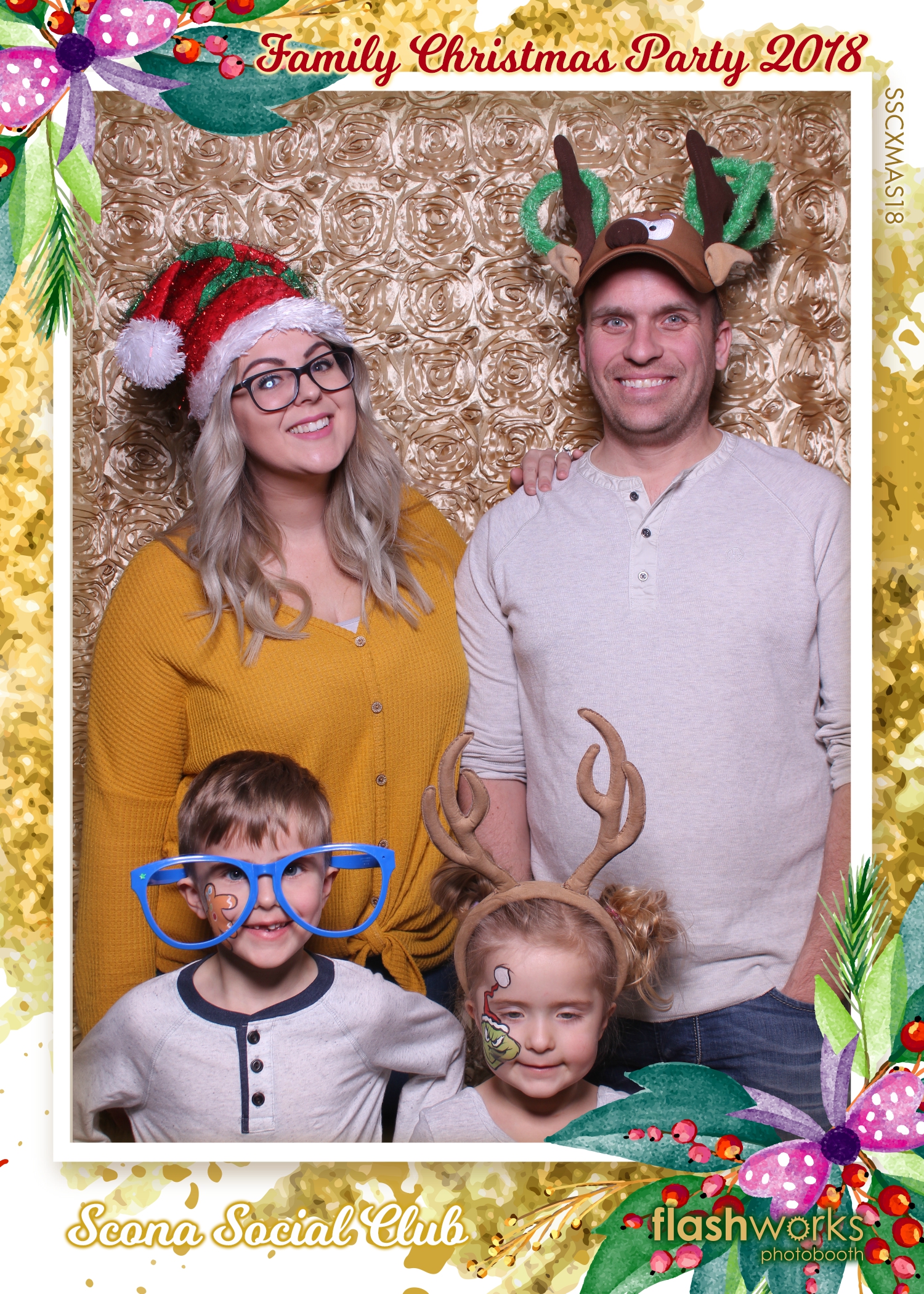 Scona Social Club Family Christmas Party | View more photos from the event at gallery.flashworksphotobooth.com/u/FlashworksPhotoboothInc/Scona-Social-Club-Family-Christmas-Party