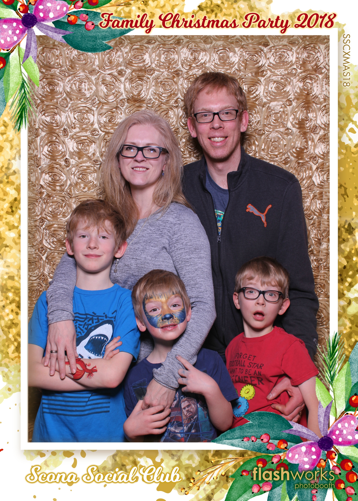 Scona Social Club Family Christmas Party | View more photos from the event at gallery.flashworksphotobooth.com/u/FlashworksPhotoboothInc/Scona-Social-Club-Family-Christmas-Party