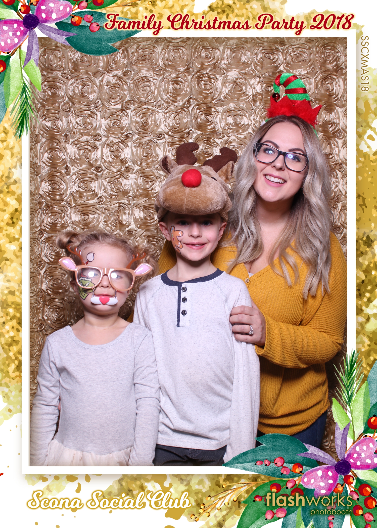 Scona Social Club Family Christmas Party | View more photos from the event at gallery.flashworksphotobooth.com/u/FlashworksPhotoboothInc/Scona-Social-Club-Family-Christmas-Party