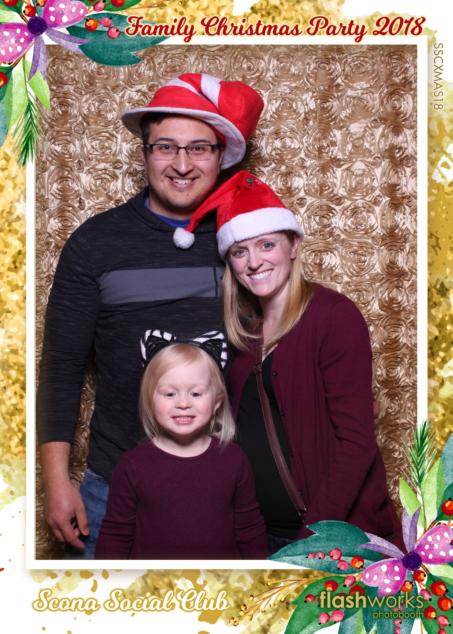 Scona Social Club Family Christmas Party | View more photos from the event at gallery.flashworksphotobooth.com/u/FlashworksPhotoboothInc/Scona-Social-Club-Family-Christmas-Party