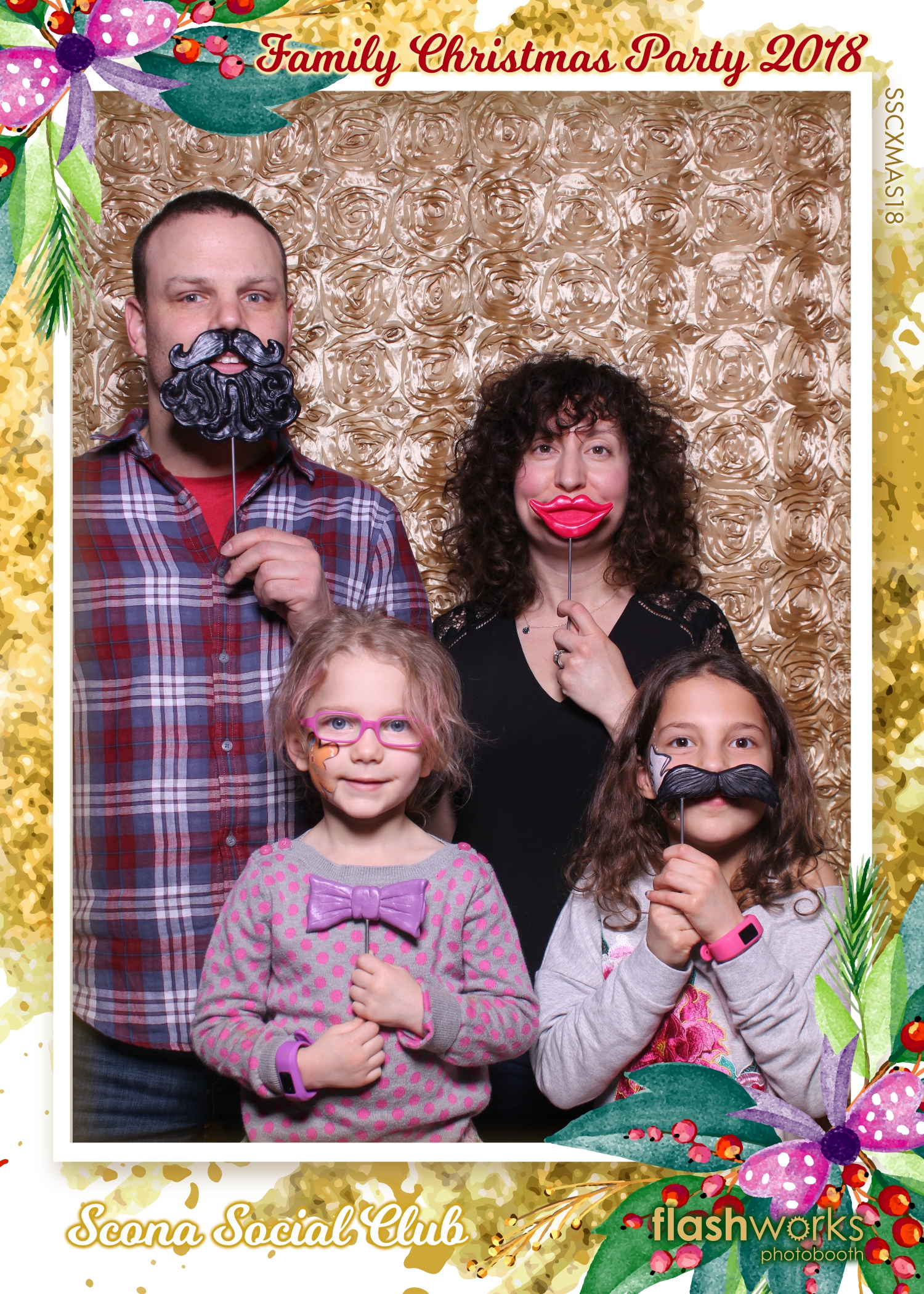 Scona Social Club Family Christmas Party | View more photos from the event at gallery.flashworksphotobooth.com/u/FlashworksPhotoboothInc/Scona-Social-Club-Family-Christmas-Party
