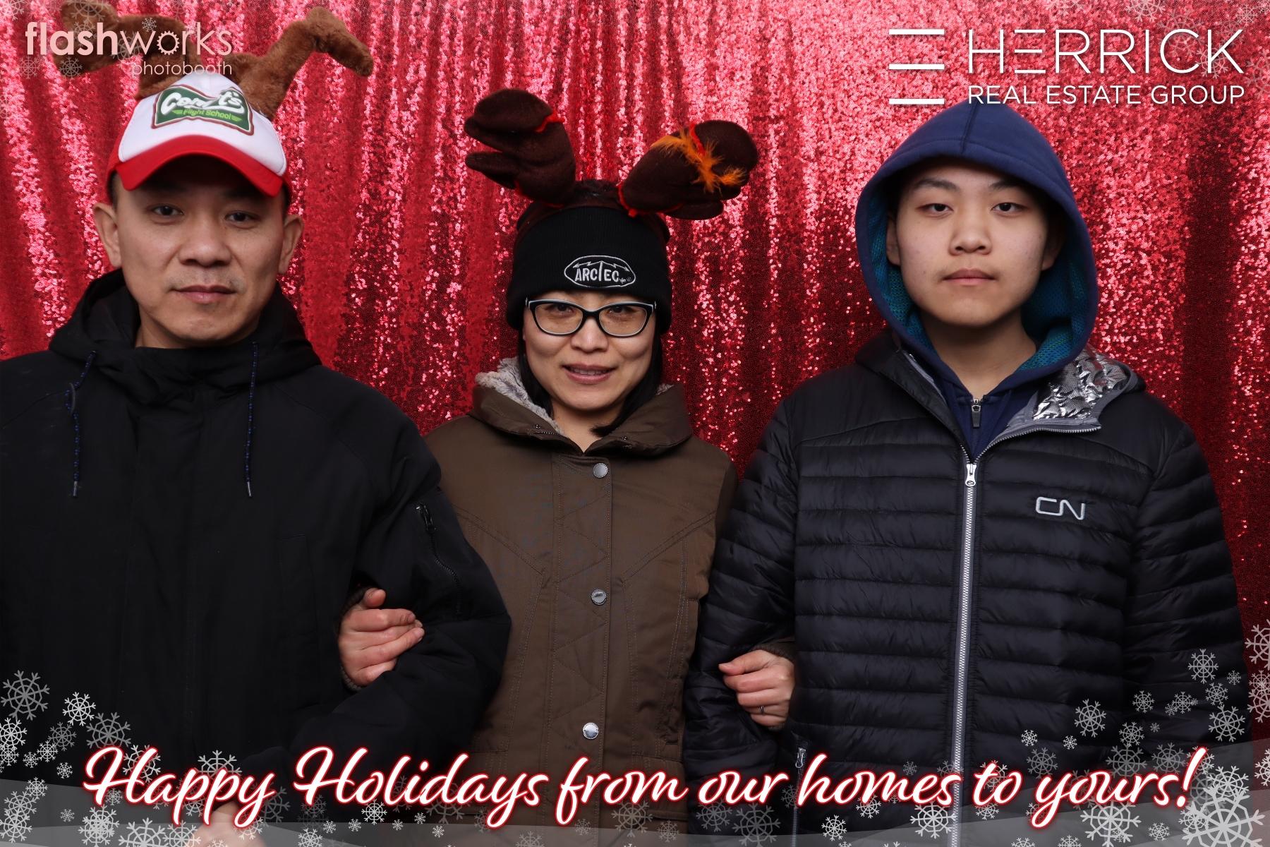 2022 St. Albert Snowflake Festival - Photo booth sponsored by Herrick Real Estate Group | View more photos from the event at gallery.flashworksphotobooth.com/u/FlashworksPhotoboothInc/2022-St-Albert-Snowflake-Festival-Photo-booth-sponsored-by-Herrick-Real