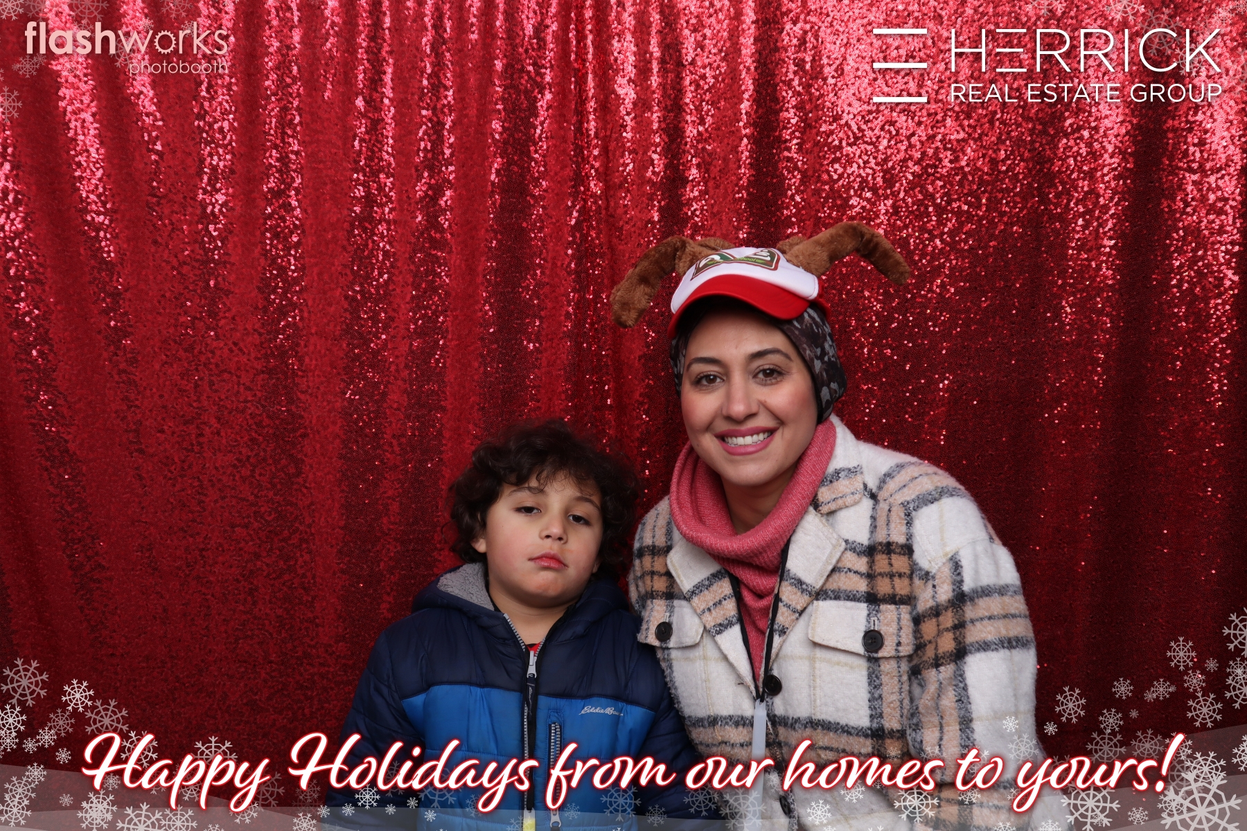 2022 St. Albert Snowflake Festival - Photo booth sponsored by Herrick Real Estate Group | View more photos from the event at gallery.flashworksphotobooth.com/u/FlashworksPhotoboothInc/2022-St-Albert-Snowflake-Festival-Photo-booth-sponsored-by-Herrick-Real