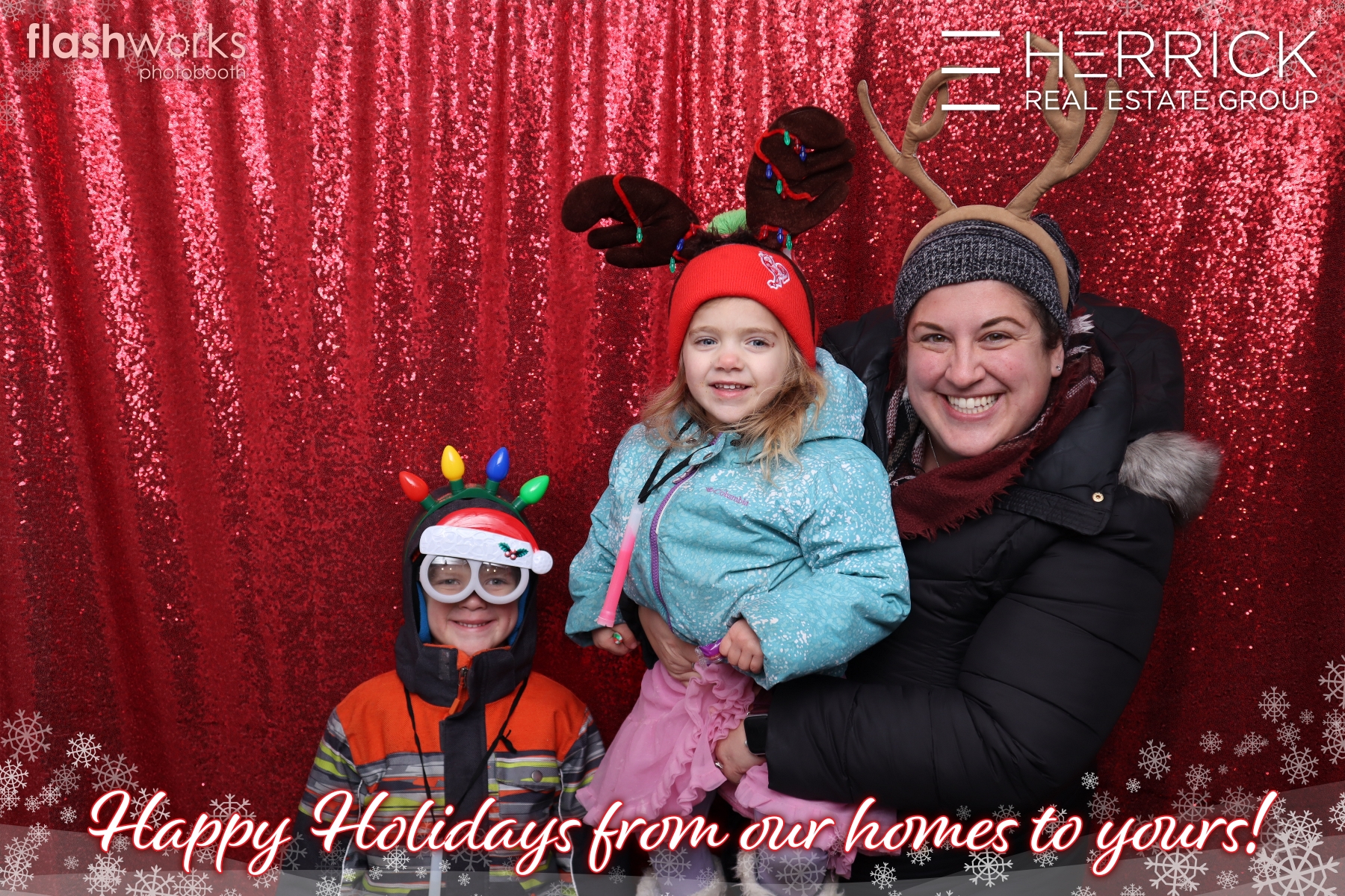 2022 St. Albert Snowflake Festival - Photo booth sponsored by Herrick Real Estate Group | View more photos from the event at gallery.flashworksphotobooth.com/u/FlashworksPhotoboothInc/2022-St-Albert-Snowflake-Festival-Photo-booth-sponsored-by-Herrick-Real