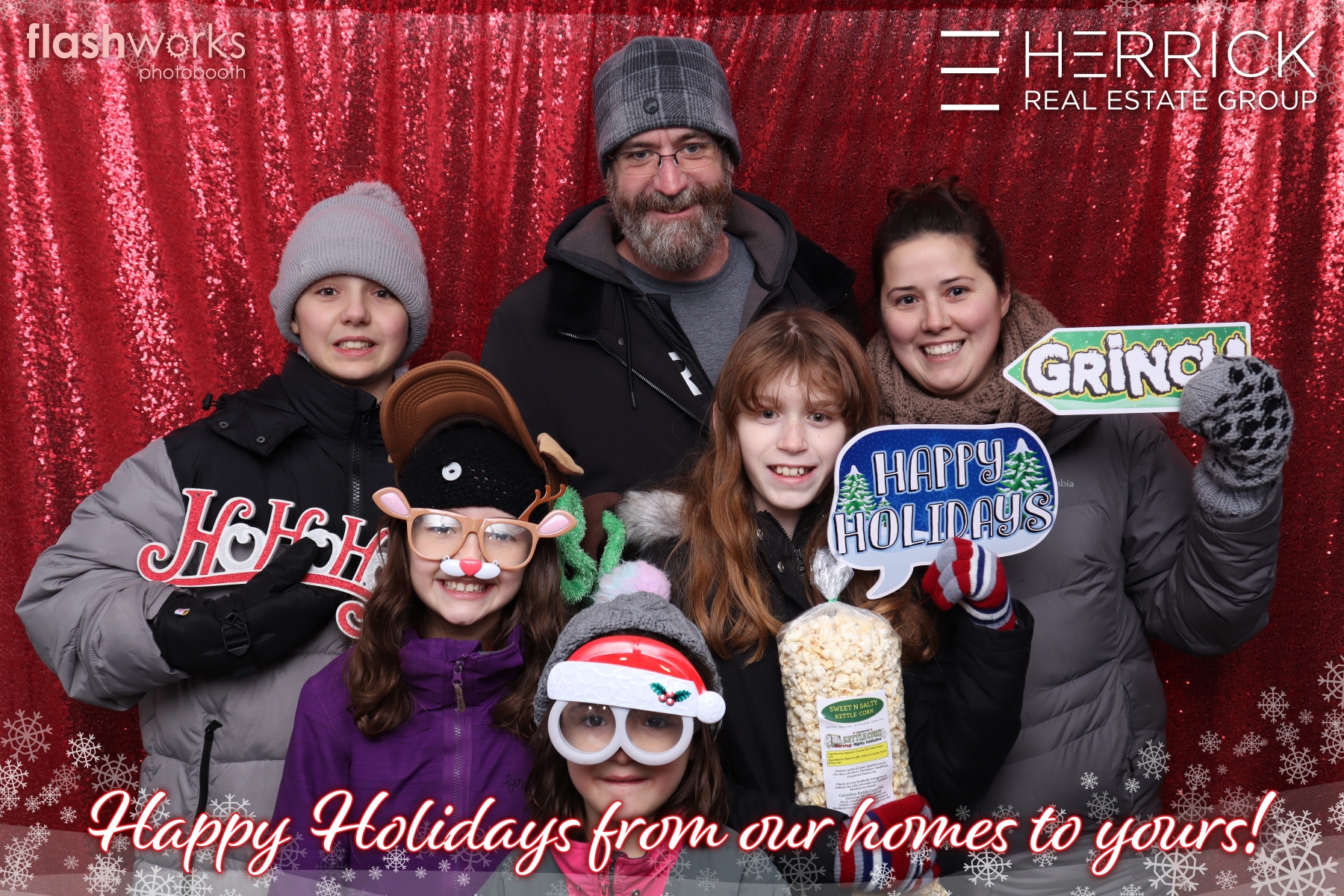 2022 St. Albert Snowflake Festival - Photo booth sponsored by Herrick Real Estate Group | View more photos from the event at gallery.flashworksphotobooth.com/u/FlashworksPhotoboothInc/2022-St-Albert-Snowflake-Festival-Photo-booth-sponsored-by-Herrick-Real