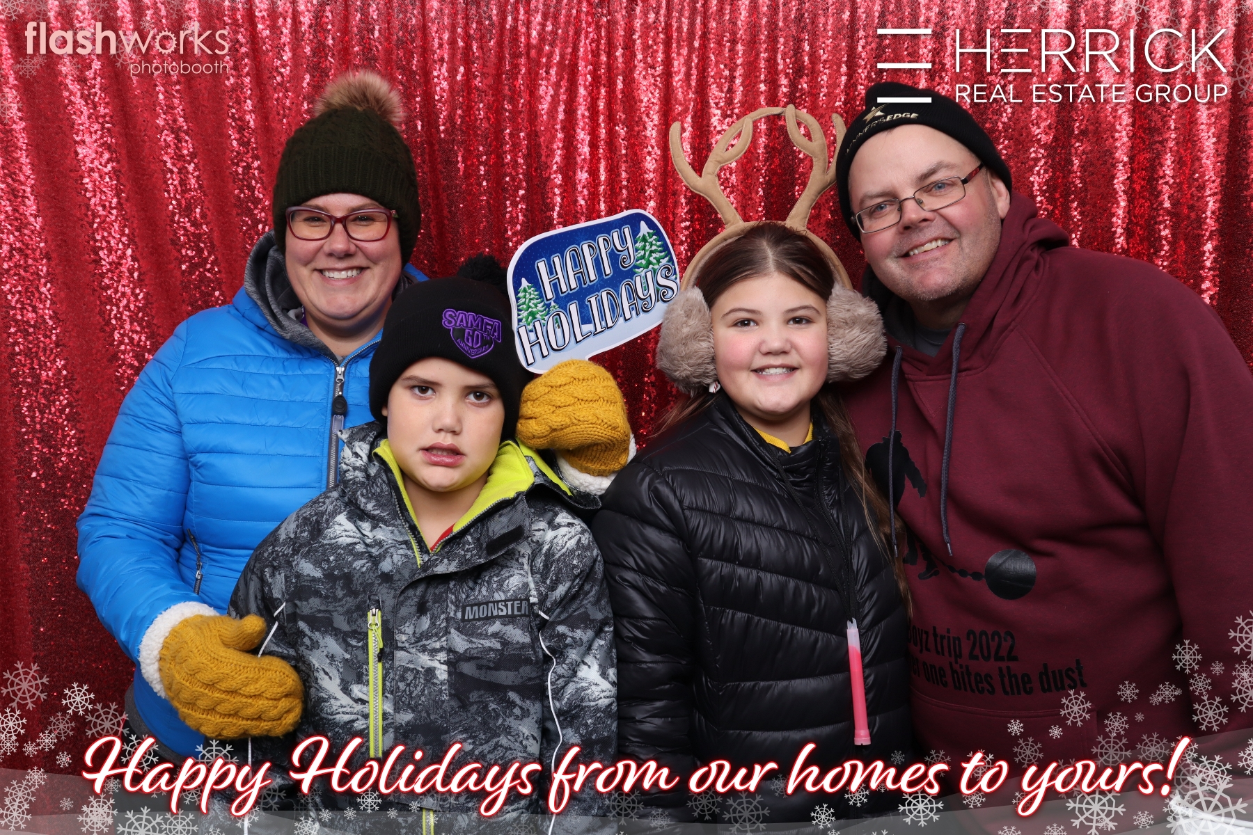 2022 St. Albert Snowflake Festival - Photo booth sponsored by Herrick Real Estate Group | View more photos from the event at gallery.flashworksphotobooth.com/u/FlashworksPhotoboothInc/2022-St-Albert-Snowflake-Festival-Photo-booth-sponsored-by-Herrick-Real