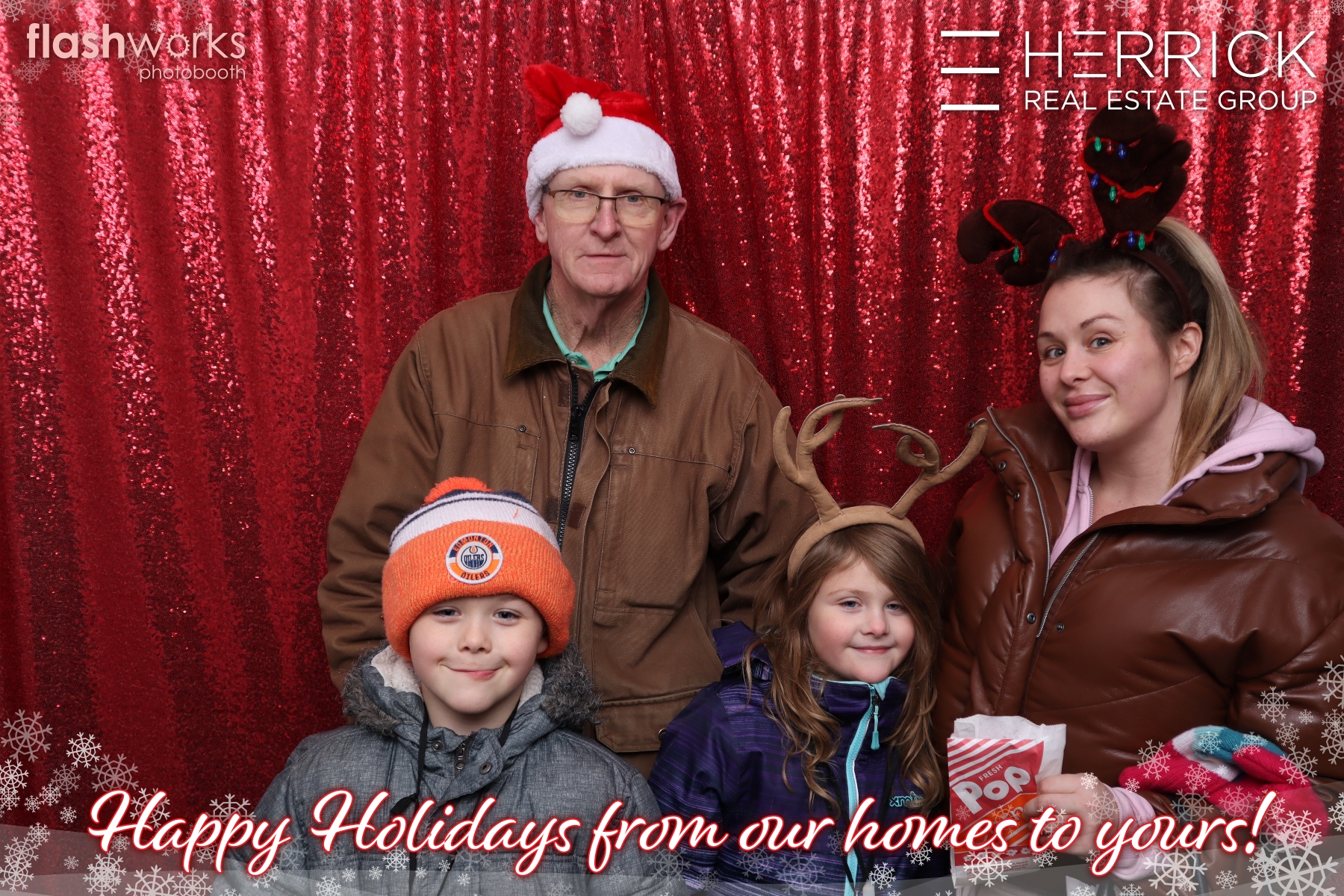 2022 St. Albert Snowflake Festival - Photo booth sponsored by Herrick Real Estate Group | View more photos from the event at gallery.flashworksphotobooth.com/u/FlashworksPhotoboothInc/2022-St-Albert-Snowflake-Festival-Photo-booth-sponsored-by-Herrick-Real