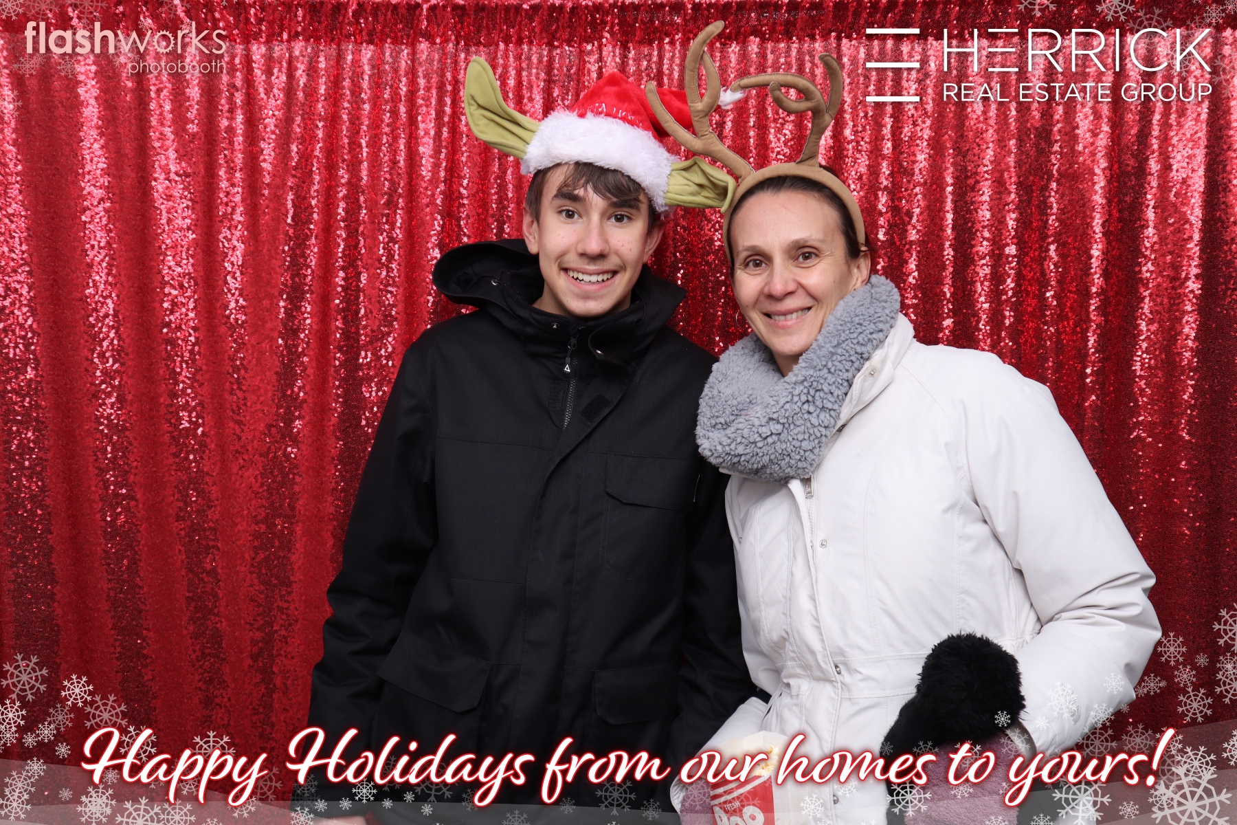 2022 St. Albert Snowflake Festival - Photo booth sponsored by Herrick Real Estate Group | View more photos from the event at gallery.flashworksphotobooth.com/u/FlashworksPhotoboothInc/2022-St-Albert-Snowflake-Festival-Photo-booth-sponsored-by-Herrick-Real