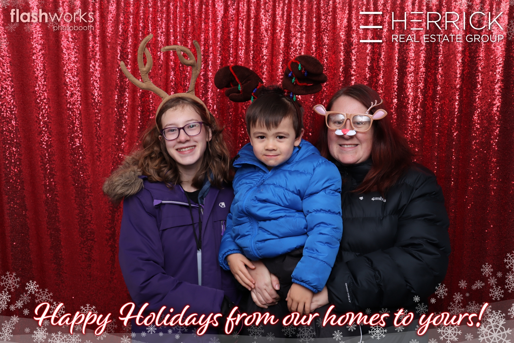 2022 St. Albert Snowflake Festival - Photo booth sponsored by Herrick Real Estate Group | View more photos from the event at gallery.flashworksphotobooth.com/u/FlashworksPhotoboothInc/2022-St-Albert-Snowflake-Festival-Photo-booth-sponsored-by-Herrick-Real