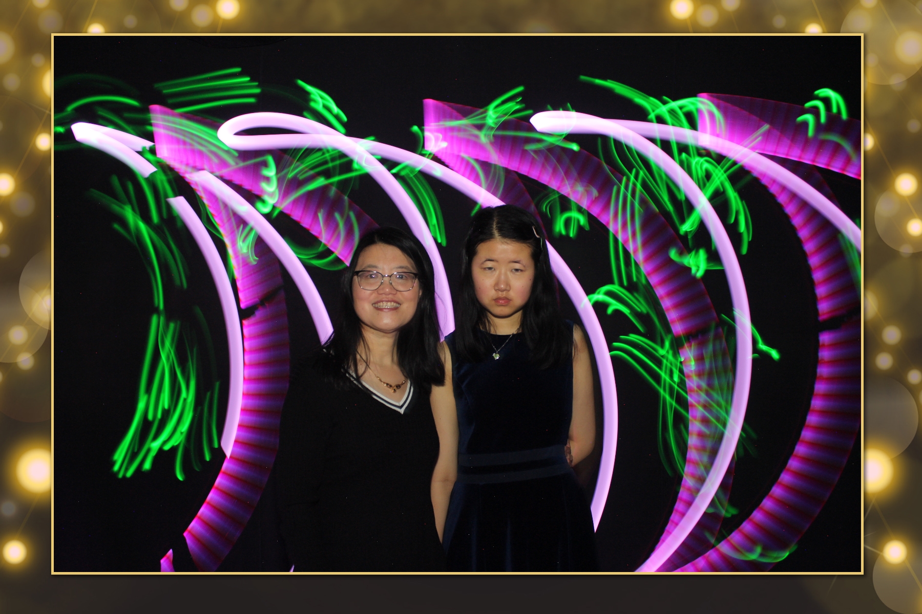 Cenovus Light Painting I | View more photos from the event at gallery.flashworksphotobooth.com/u/FlashworksPhotoboothInc/Cenovus-Light-Painting-I