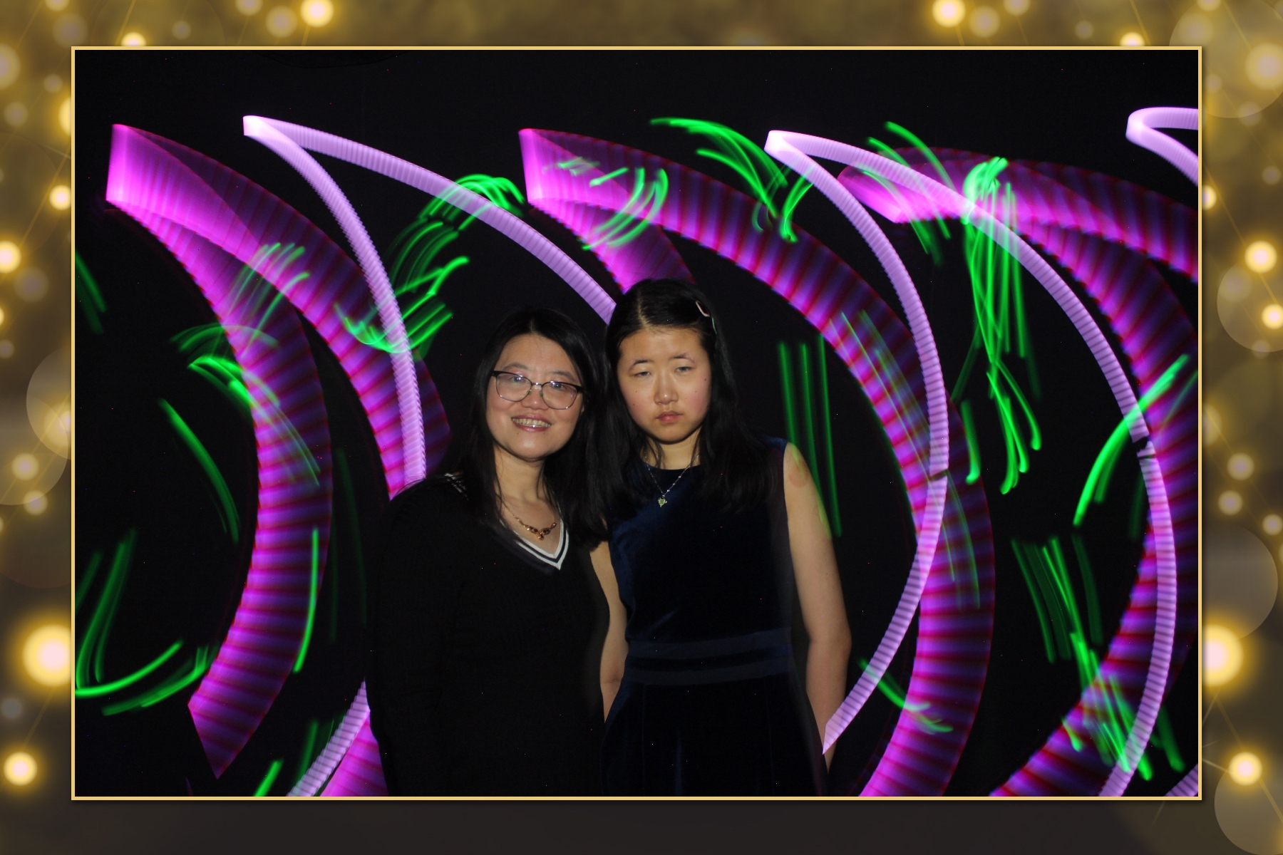 Cenovus Light Painting I | View more photos from the event at gallery.flashworksphotobooth.com/u/FlashworksPhotoboothInc/Cenovus-Light-Painting-I